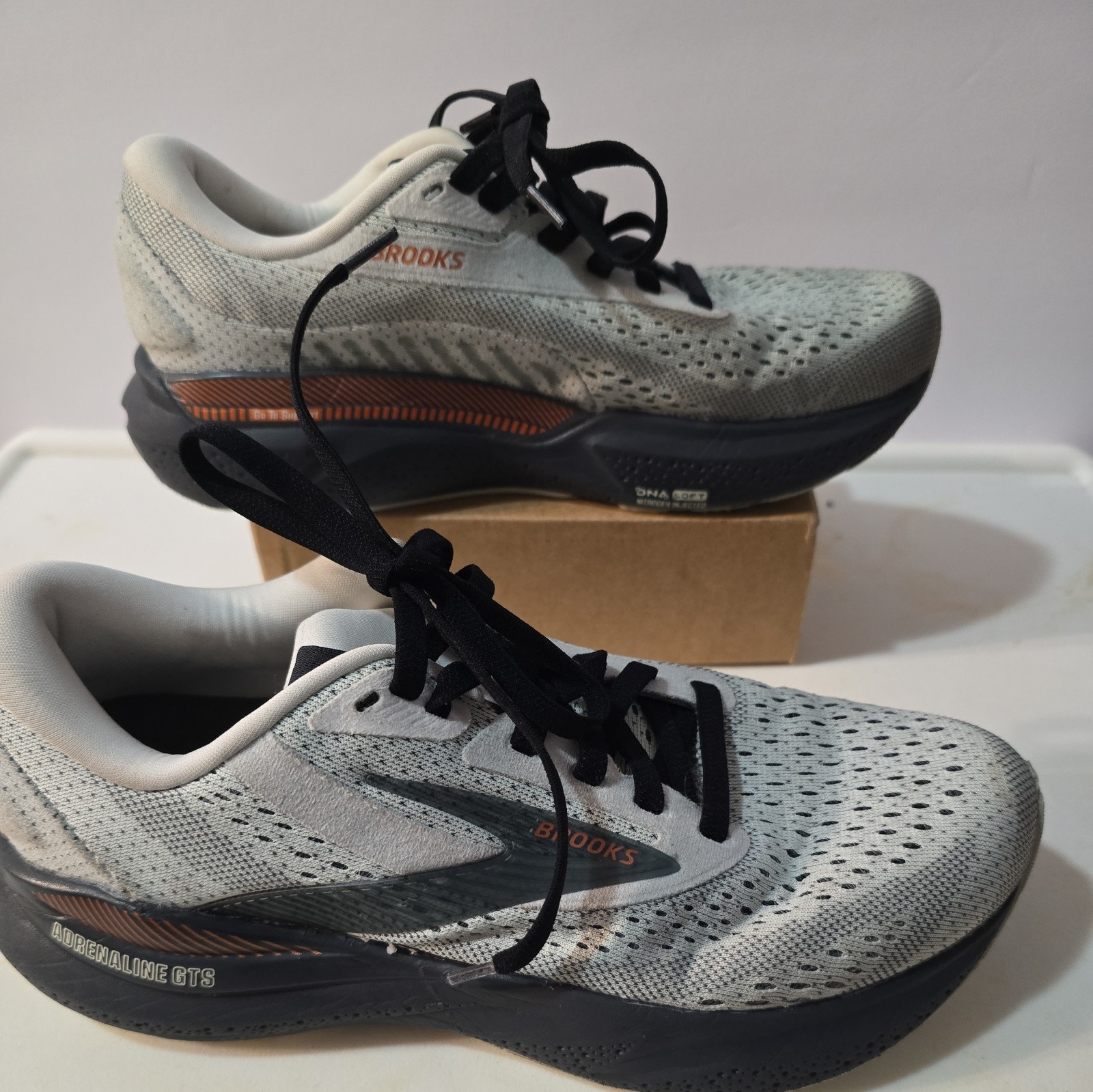 Brooks Shoes Womens Adrenaline GTS 24 Size 7 Mercury Ebony Copper Running
