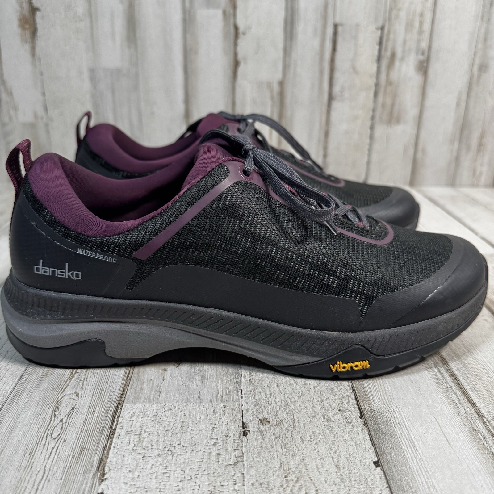 Dansko Womens Makayla Waterproof Hiking Sneakers Shoes Size 39 Black Purple