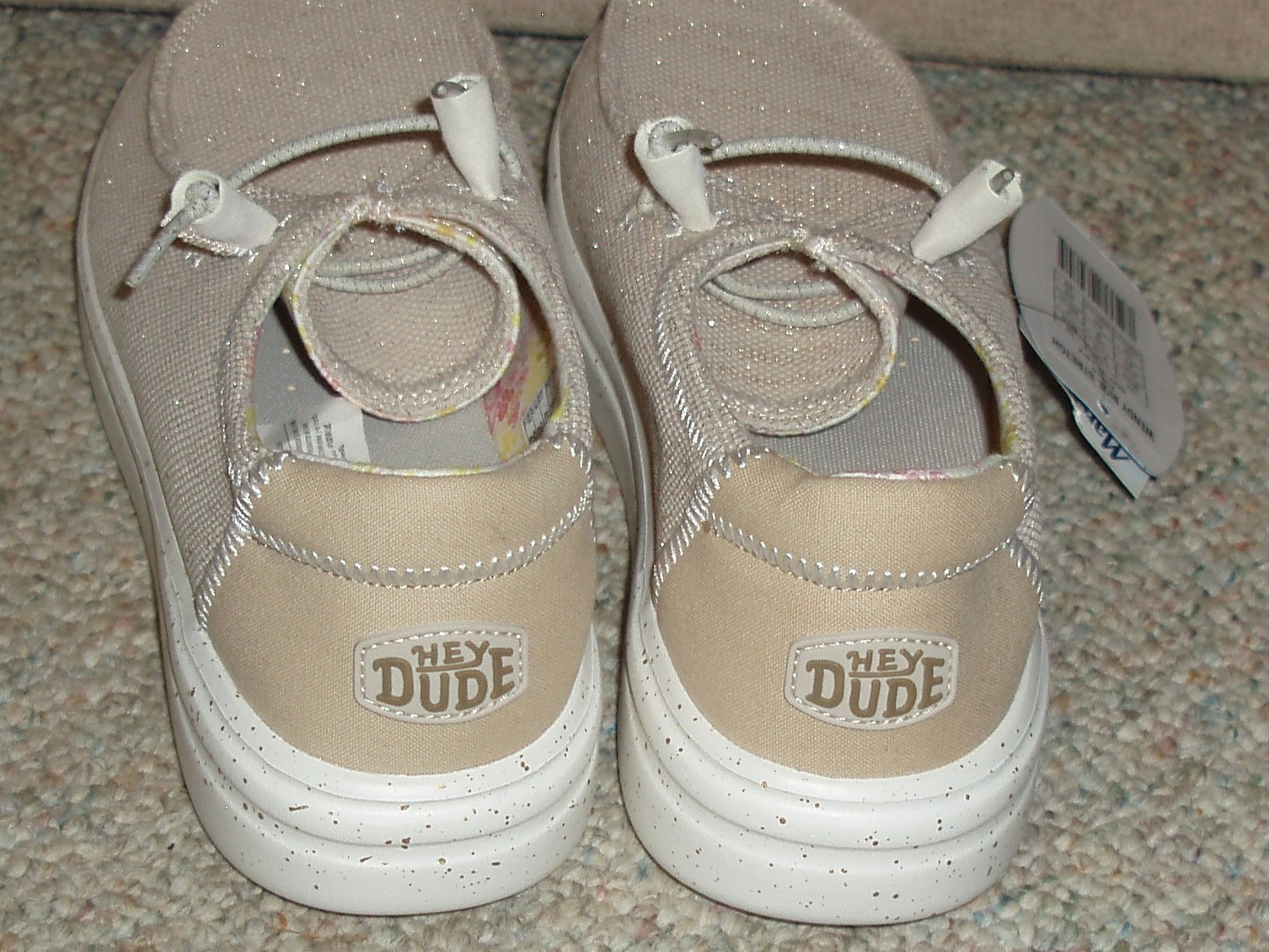 Women’s HEY DUDE Wendy Rise Stretch Dove shoes , size 10 , NEW