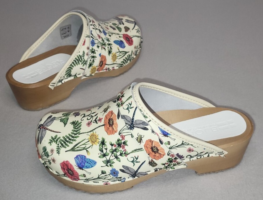 Bjork Swedish Comfort Womens 6 Open Back Nature Clogs Size 37 Flowers Garden