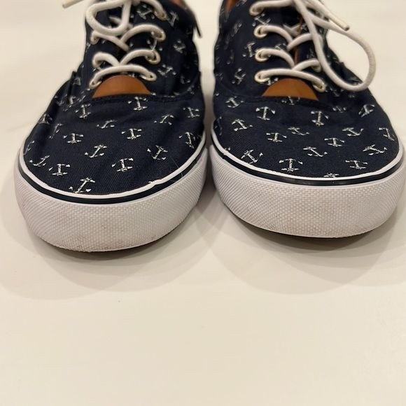 G.H. BASS & Co. Women’s “Navigate” Sneakers navy blue with white anchors Size 9
