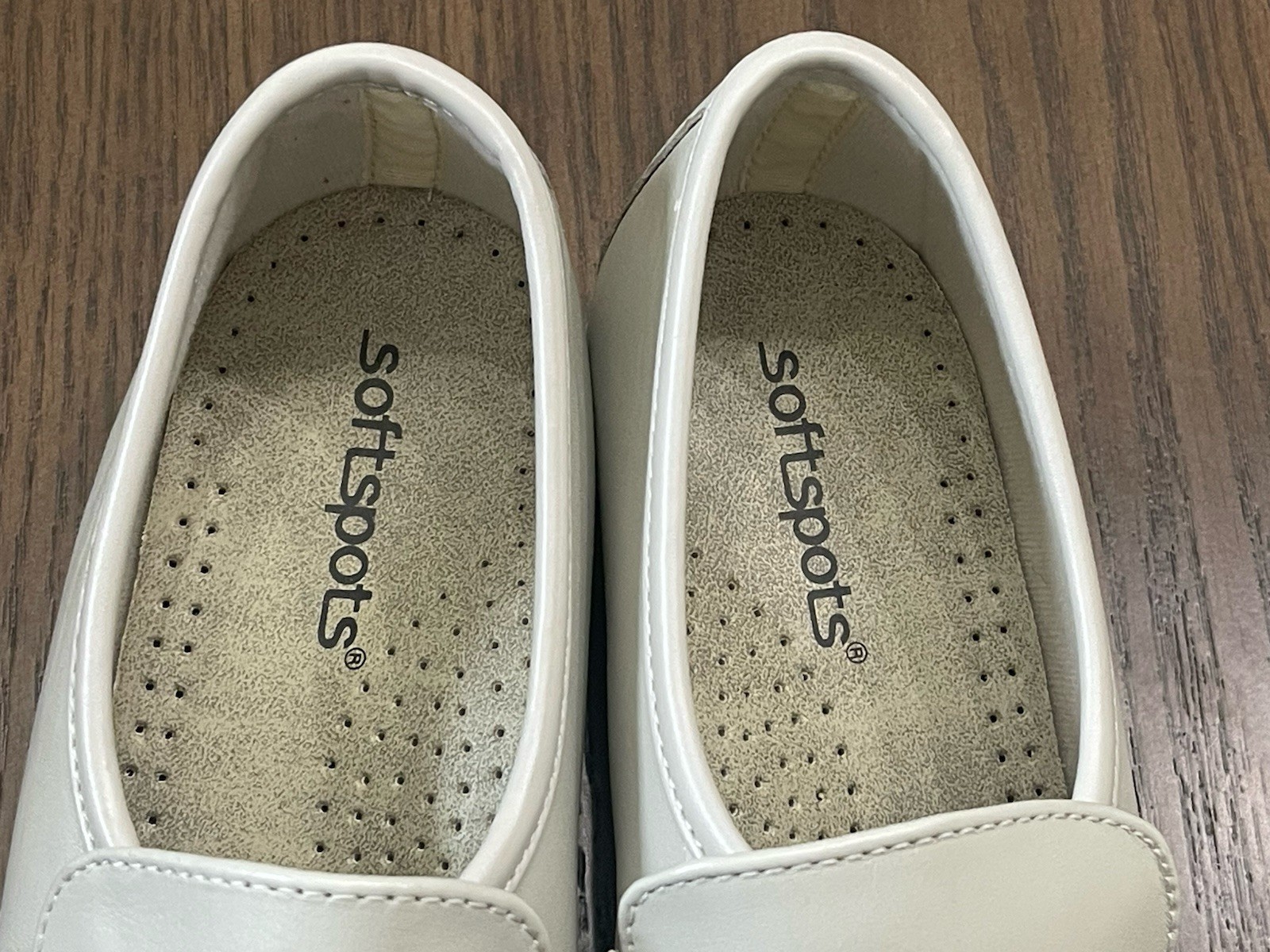 Women’s Vintage SOFTSPOTS Venus Leather Shoes NIB 6W Bone Grandma Grannycore