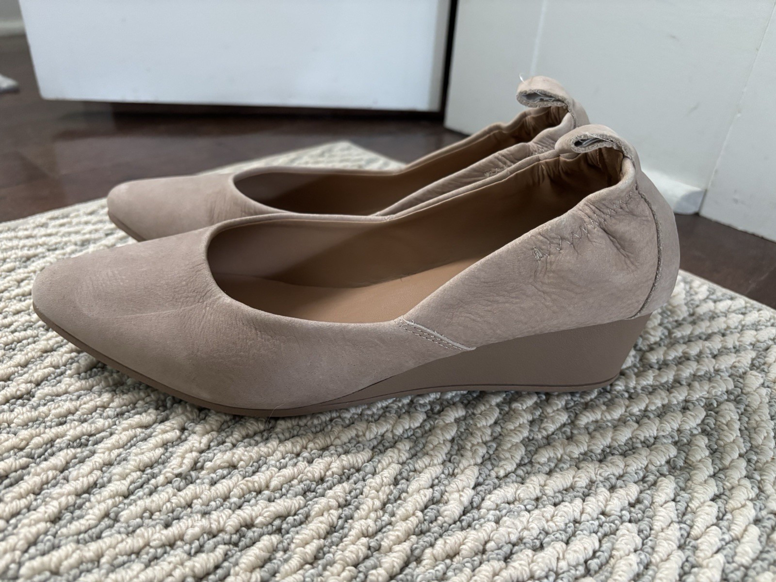 Blondo Etta Ballet Shoes Pointed Toe Low Wedge Taupe Leather Women’s Size 8