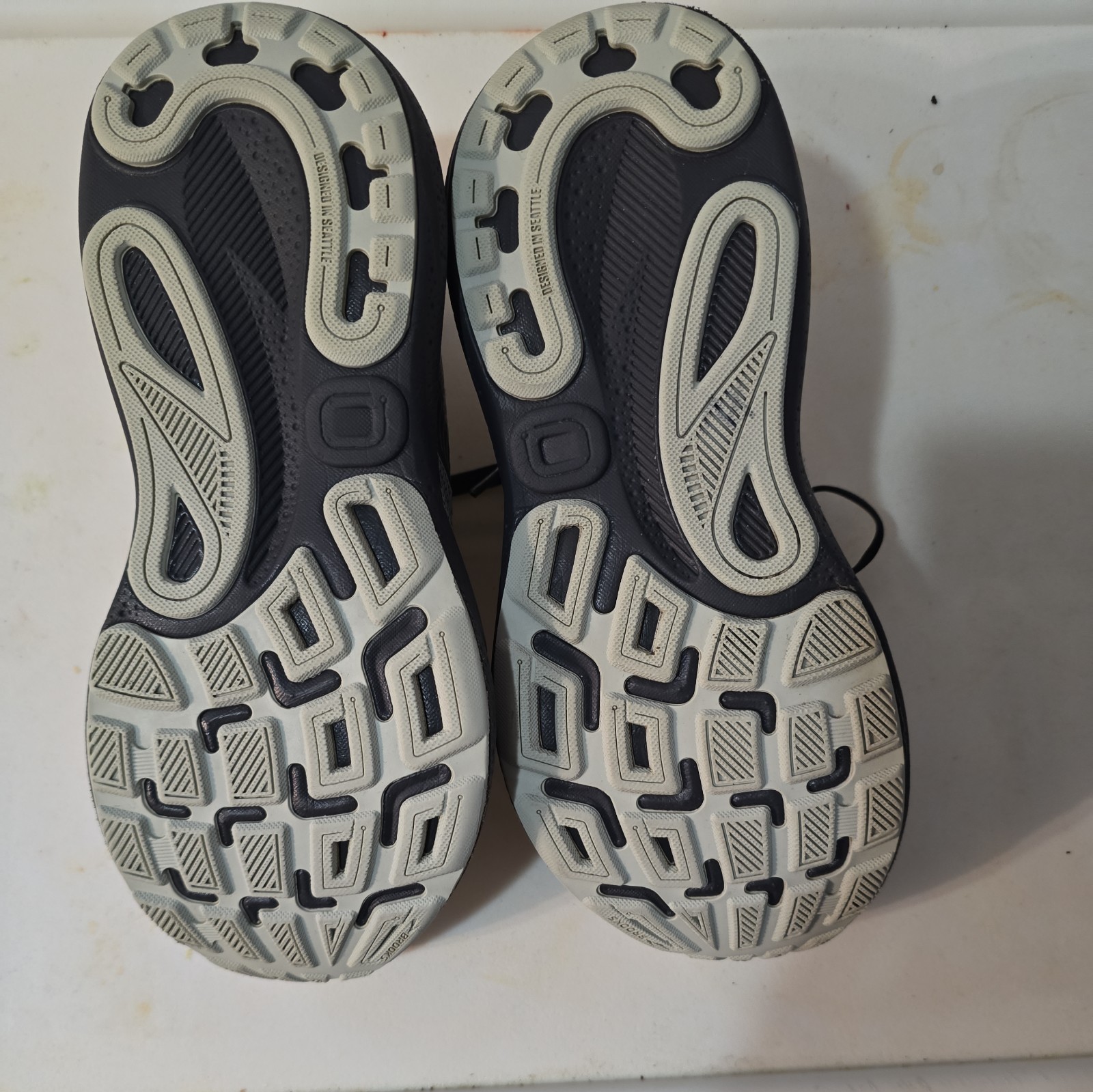 Brooks Shoes Womens Adrenaline GTS 24 Size 7 Mercury Ebony Copper Running