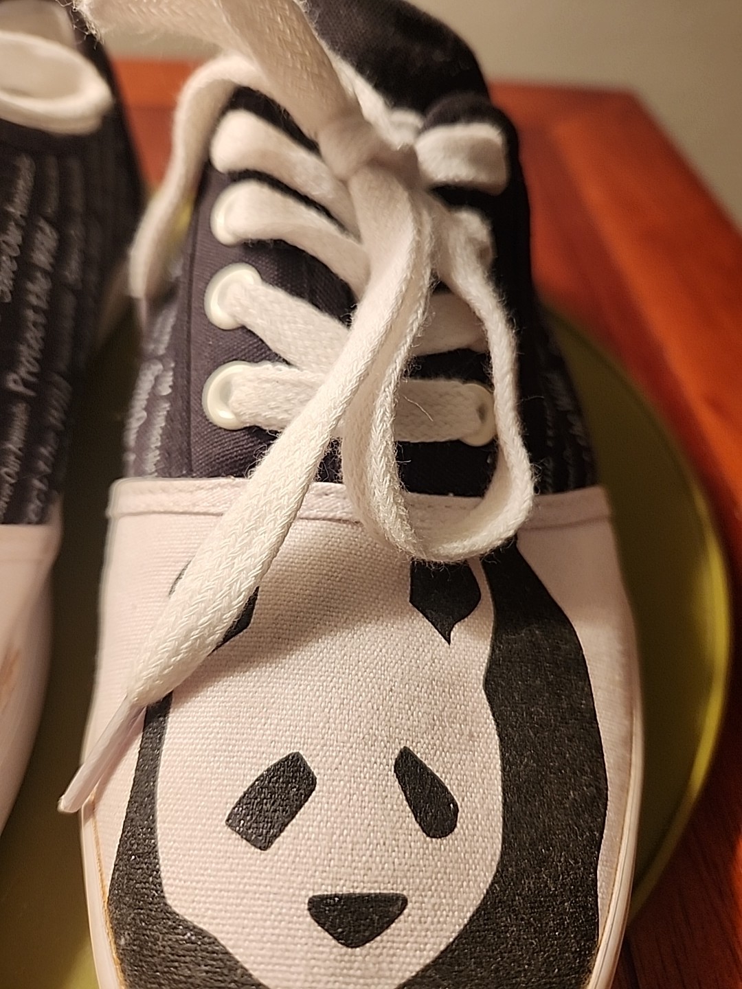 Save the Animals Panda Sneakers Womens size 7.5 Canvas Black Bradford Exchange