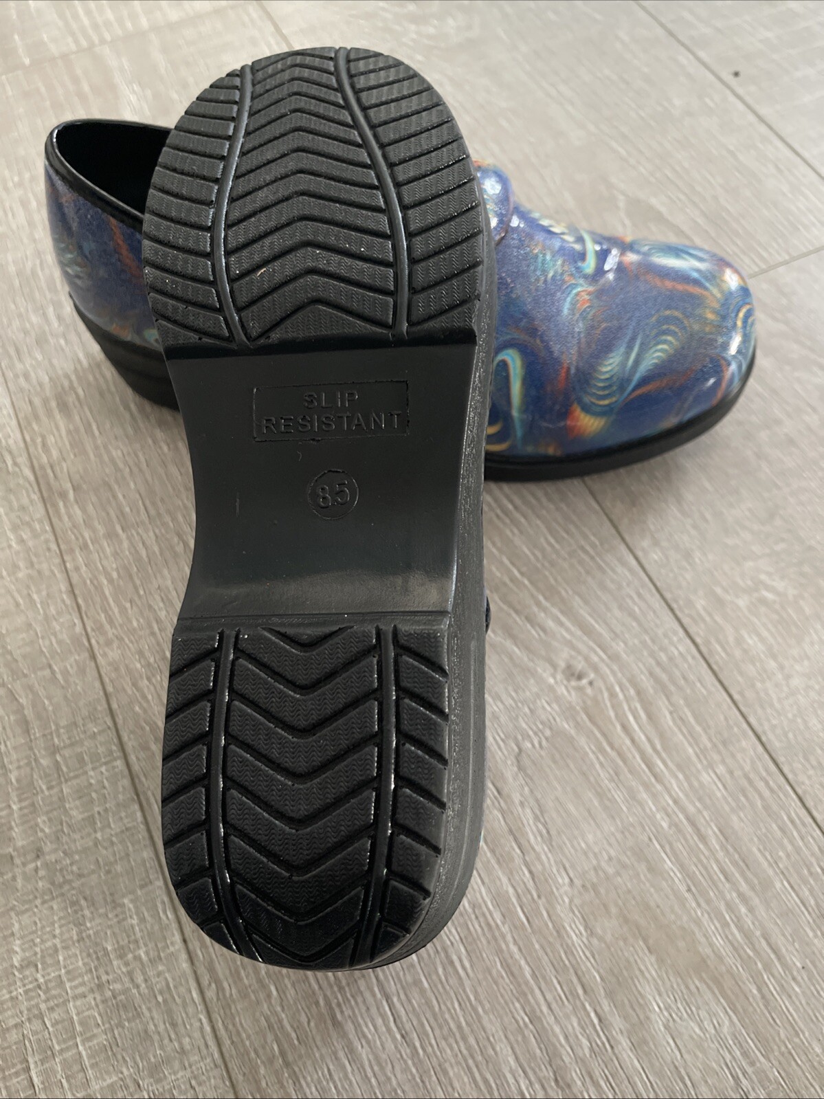 Savvy Women’s Brandy Multi Color Sparkle Patent Leather Nursing Clogs-New No Box
