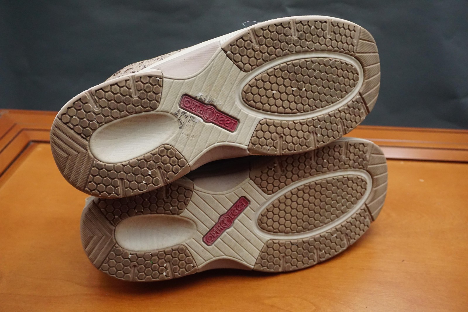Orthofeet Coral Shoes Womens 9.5 Wide Beige Mesh Animal Print Casual Sneaker