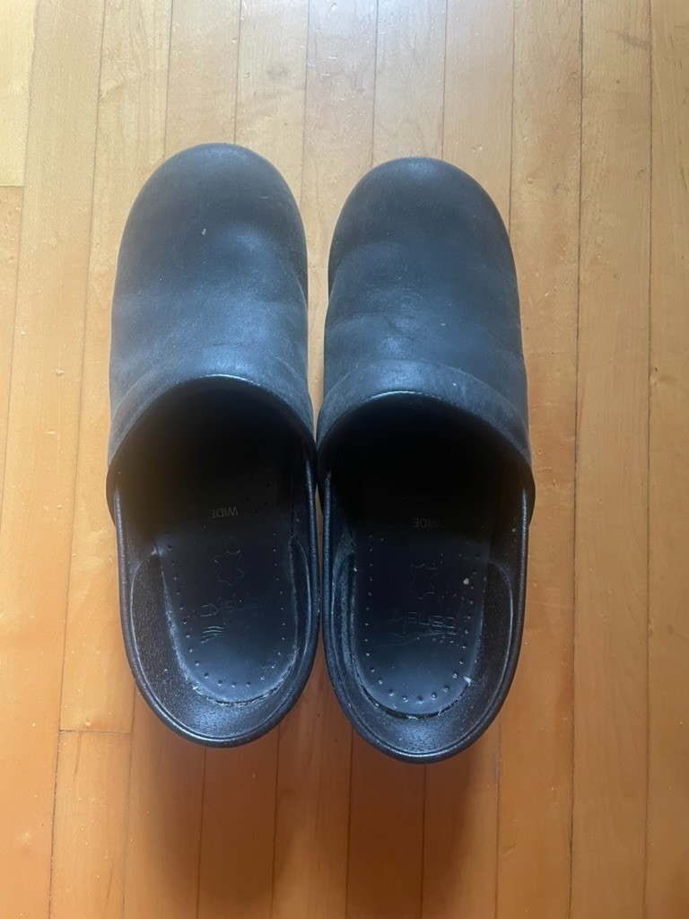 Dansko clogs womens 40 WIDE