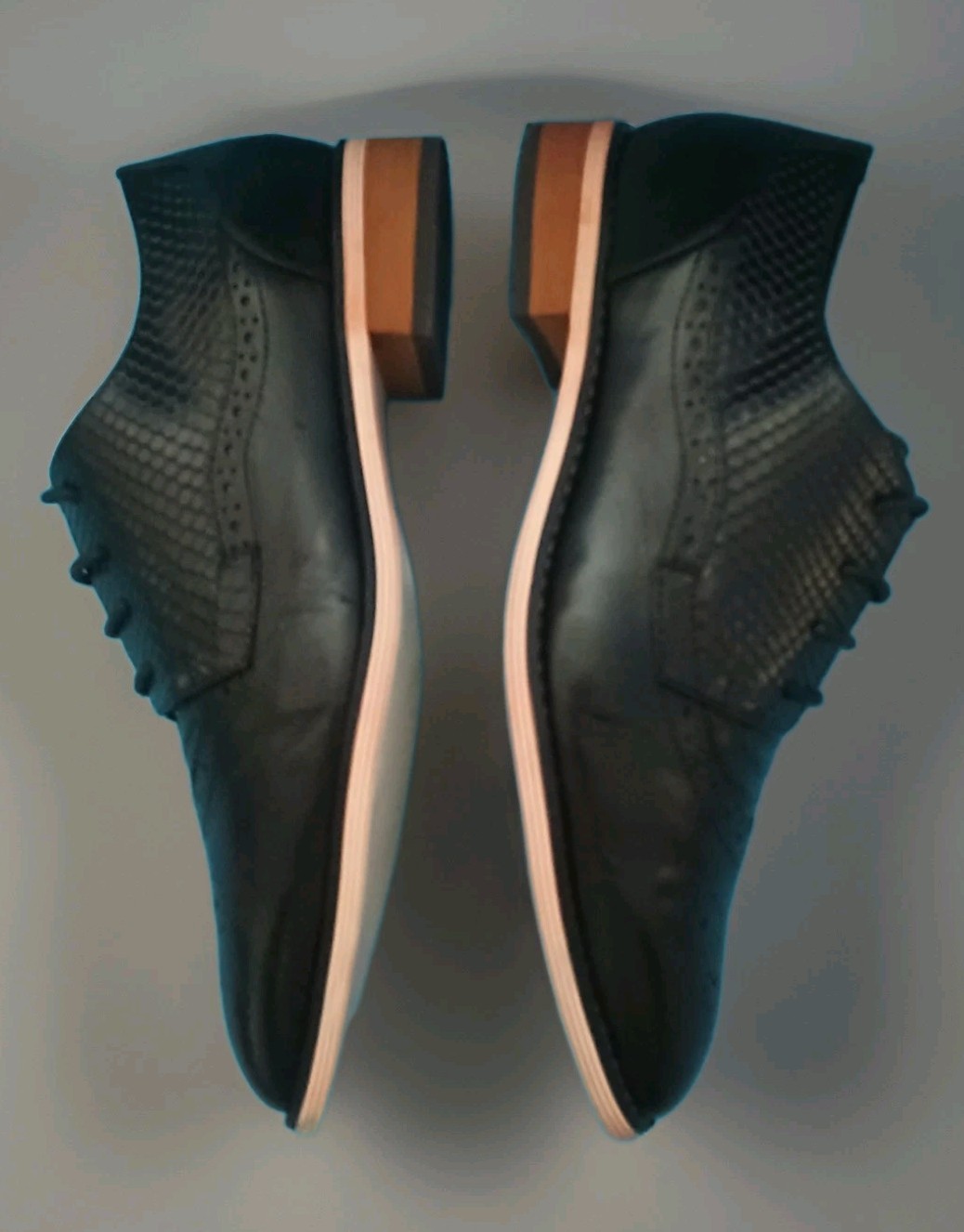 Mona Flying Womens Size 7.5 Leather Flat Oxfords Shoes Snake Skin Pattern