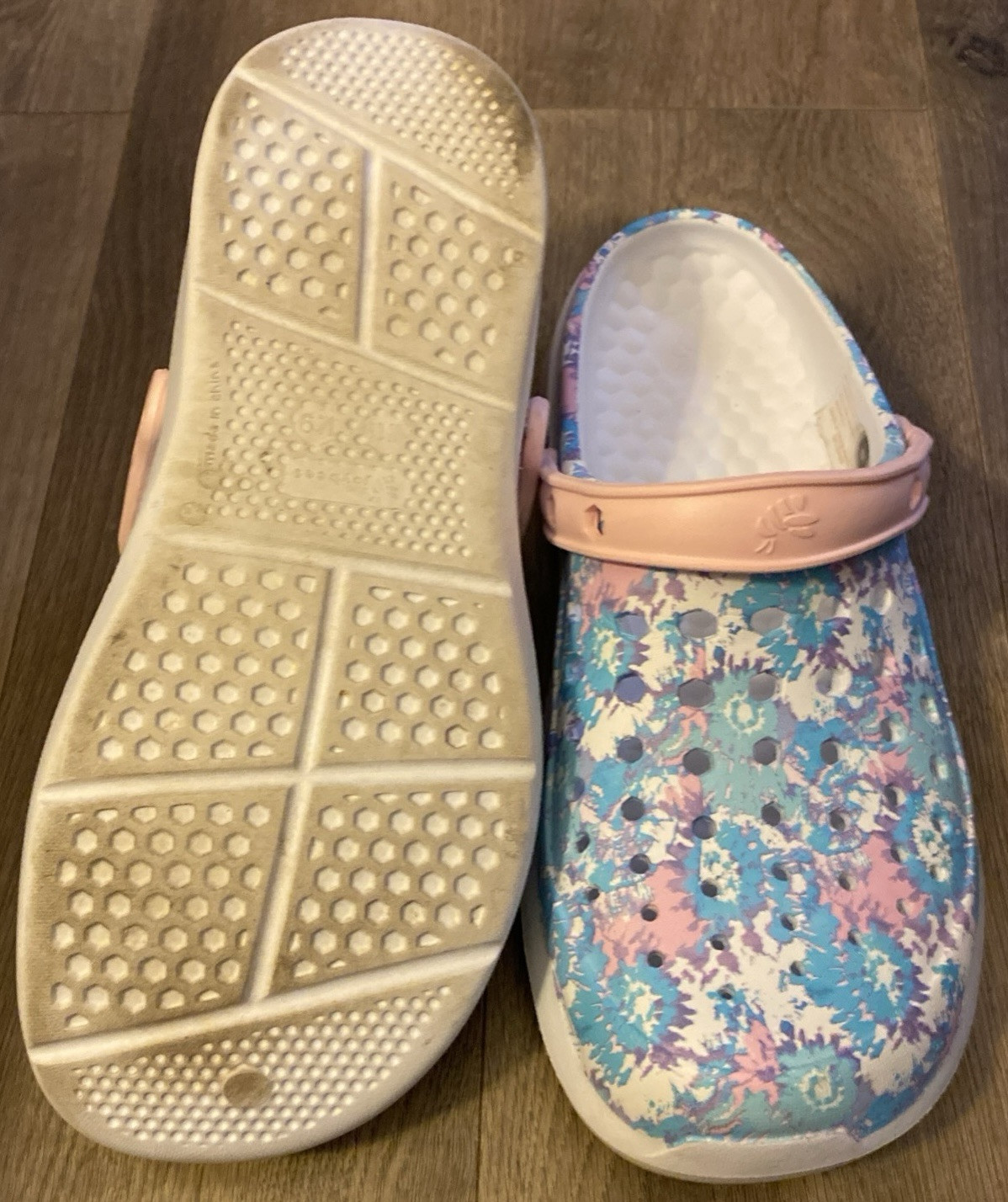 Joybees Crocs Pastels Pink Blue White Splatter Pattern W Holes W10 M8 EUC
