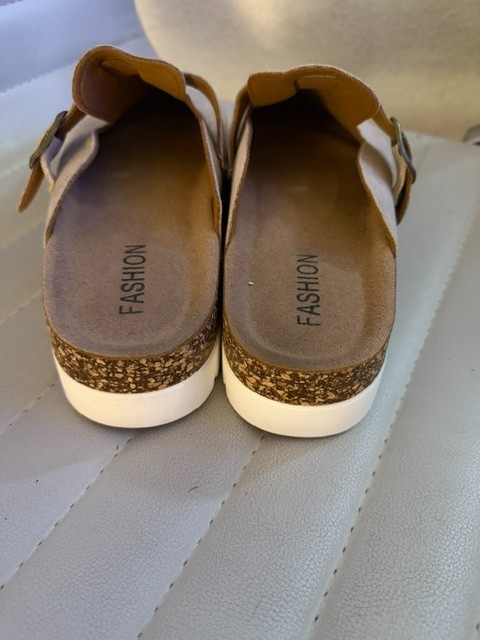 Project Cloud Benton Chunky Suede Platform Clogs Women Size 6 Leather Mules
