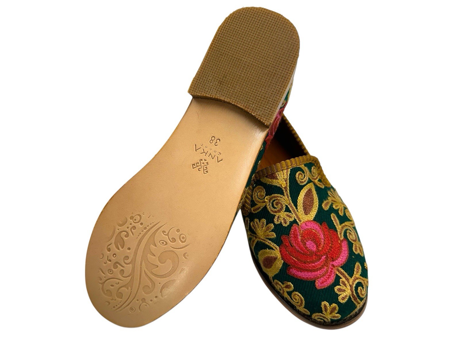 Embroidered Shoes US-8 (EU-38) (sole-hard leather. lining-leather) for Women