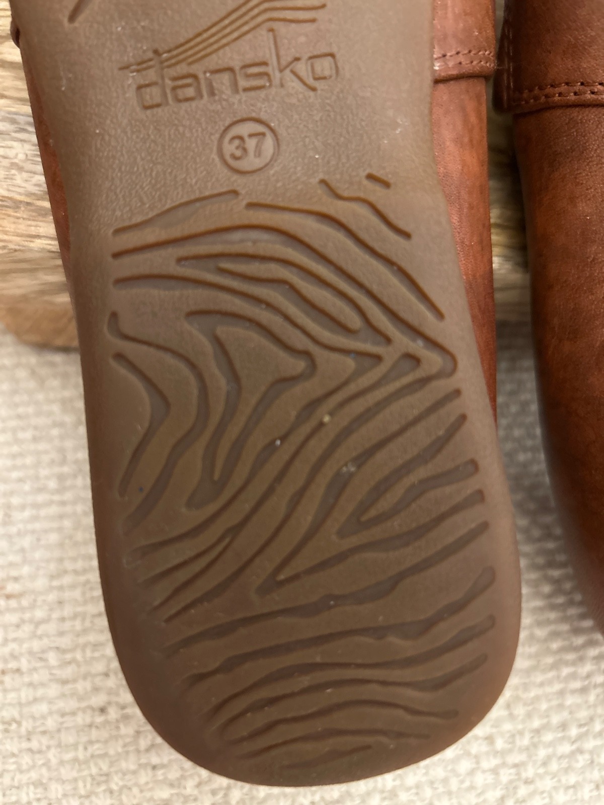 Dansko Larissa Saddle Brown Slip-on Flat Comfort&Support Shoe Size 37/US 6.5-7