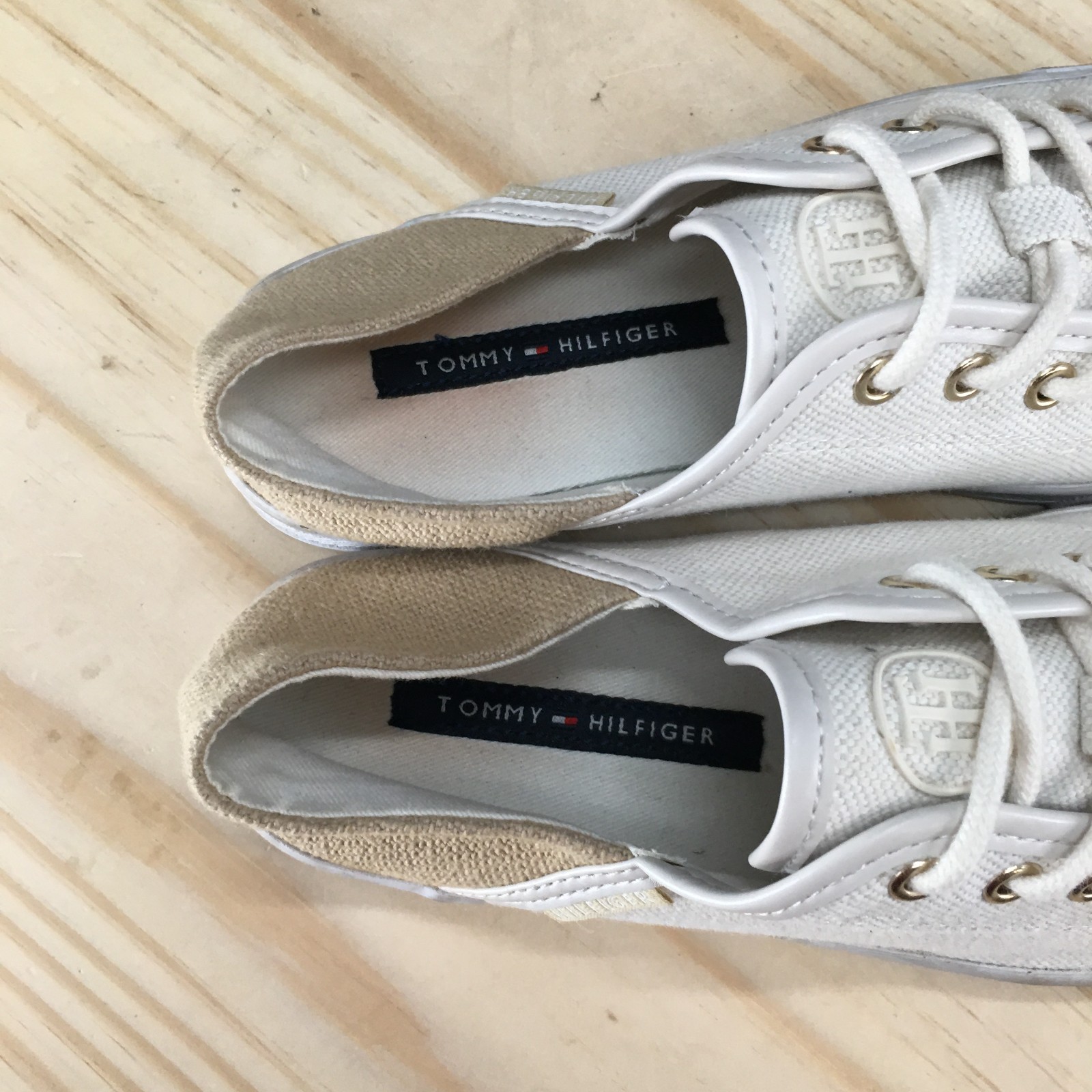 Tommy Hilfiger Shoes Womens 6 M Flip 4 Casual Sneakers White Lace Up Low Top