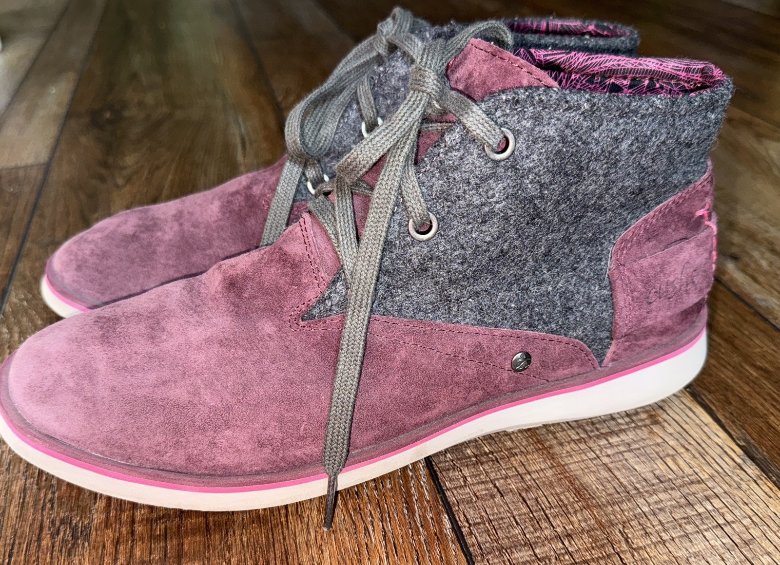 CUSHE Manuka Lite Desert Womens Chukka Boot Sz US 9 EU 40 Wine Surf Comfort