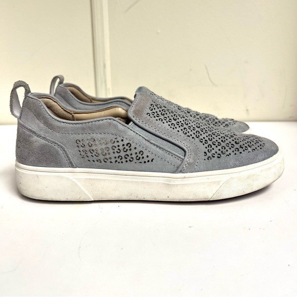 VIONIC Kimmie Perf Light Gray Slip-On Shoes classic sophisticated preppy size 7M