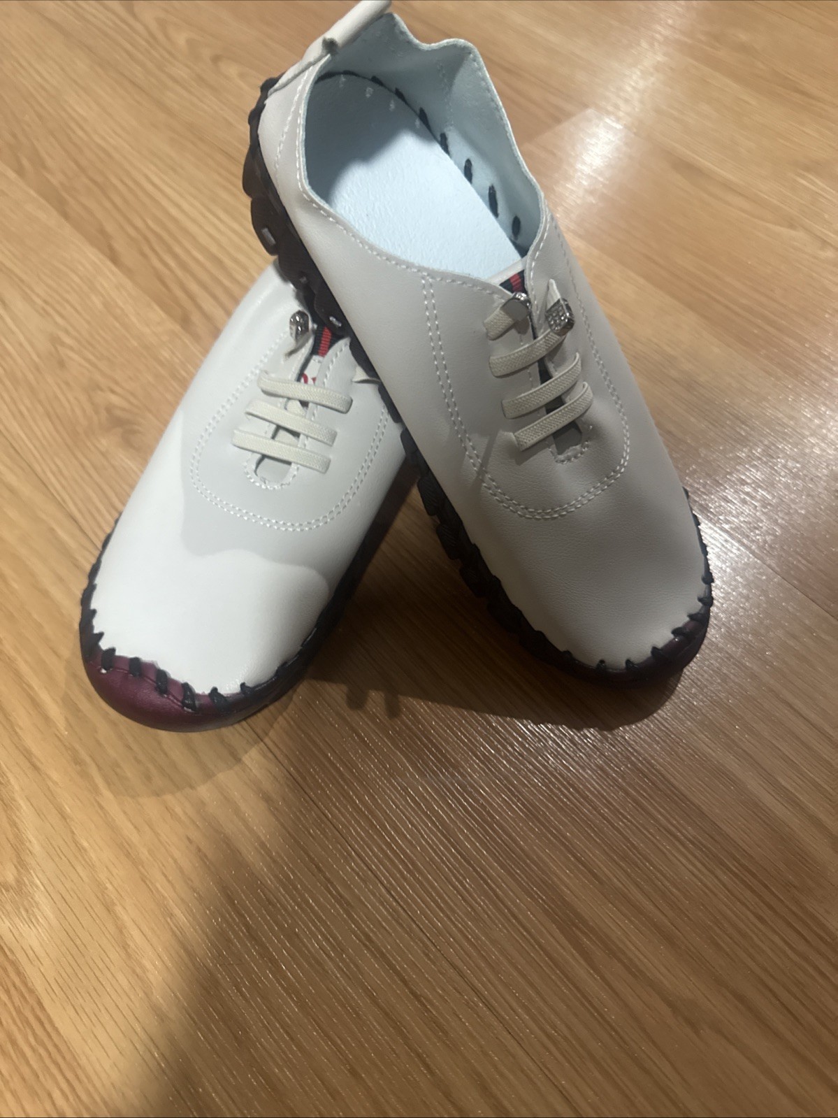 White& Black casual Slip-On Sneakers with Accent Stitching Size 37, 38, 39, 40