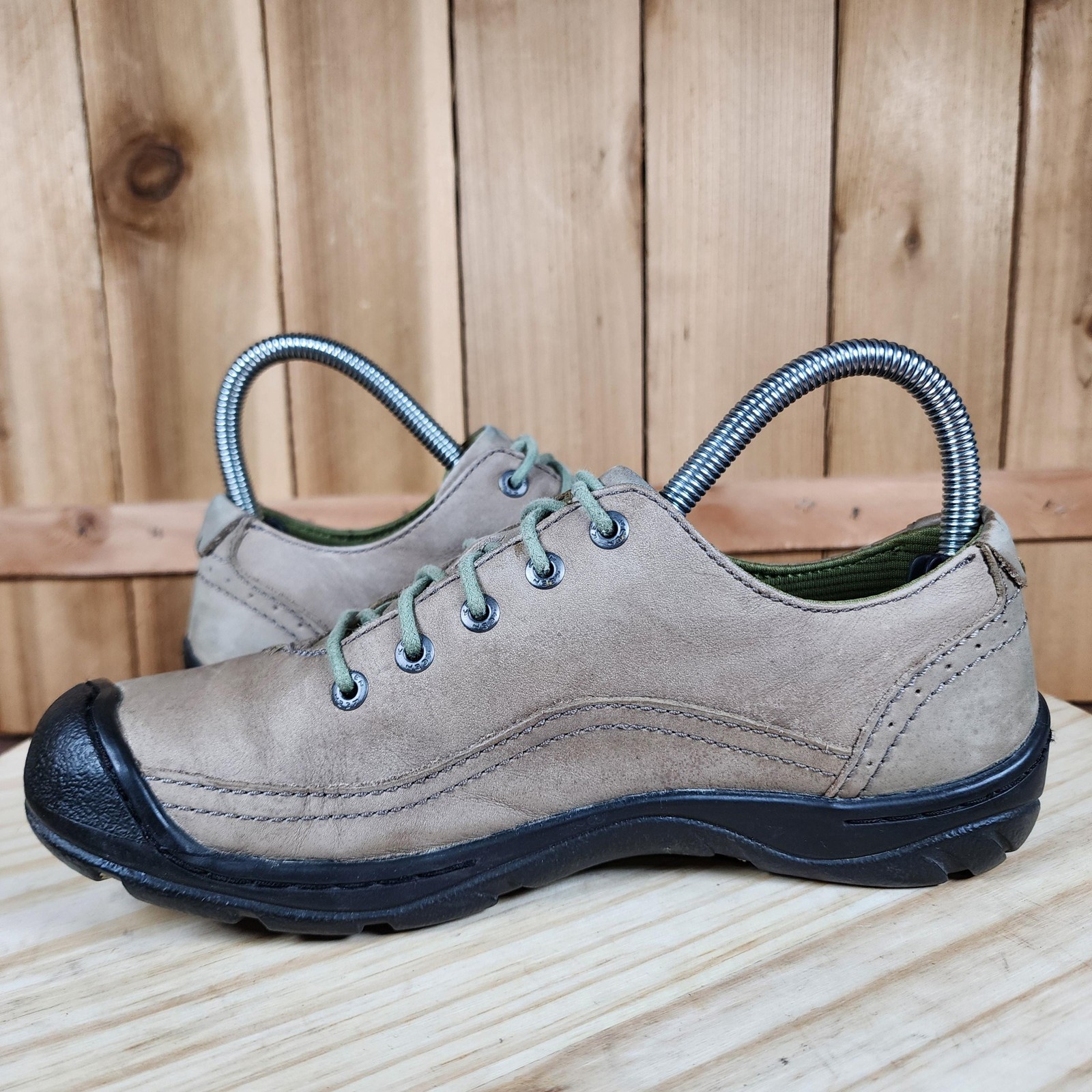 Keen Comfort Tie Shoes Womens 6.5 Tan Leather Walking Hiking Oxford Lace Up