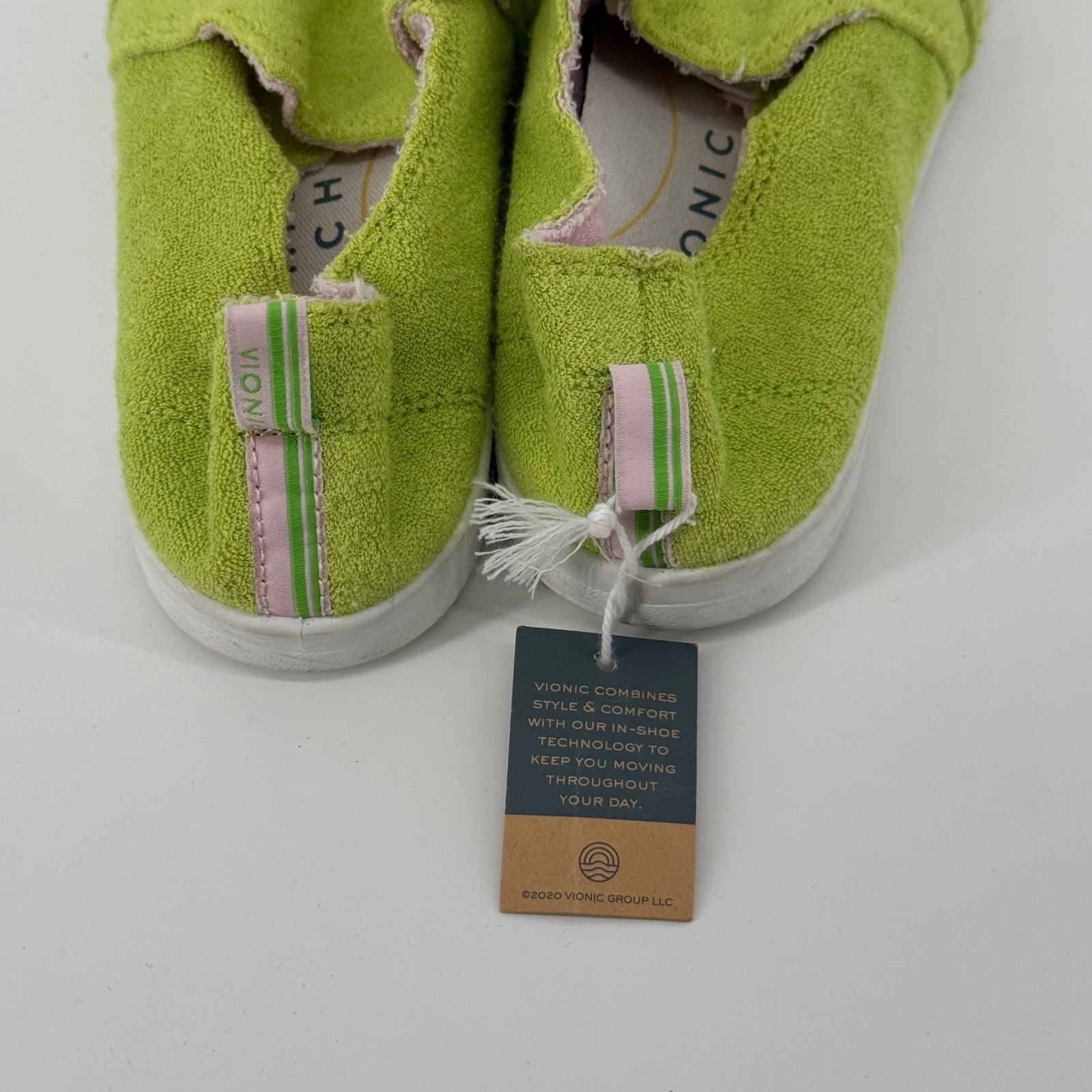 Vionic Beach Malibu Womens 6 Lime Green Terry Cloth Slip On Sneaker Vegan NEW