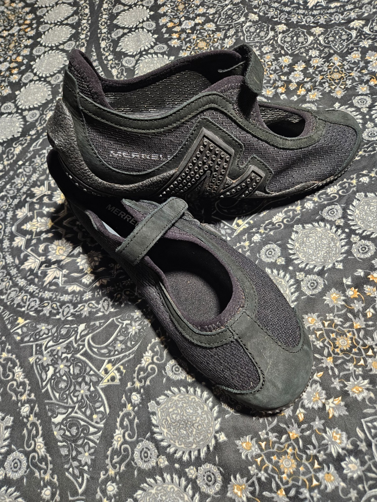 size 9 Black merrell mary jane shoes