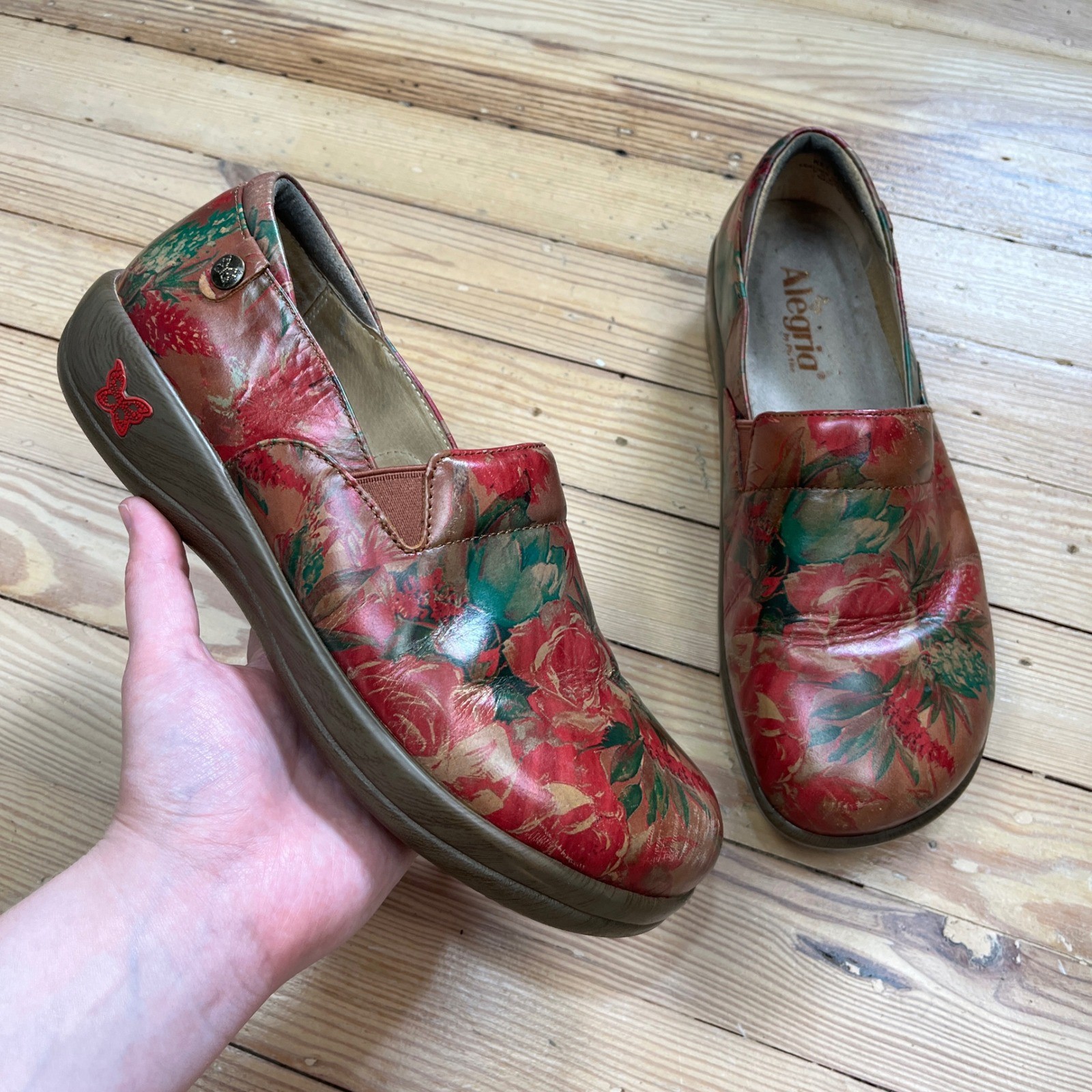 Alegria Keli Professional Leather Clogs Red Floral Slip Resistant EU 40 vibrant