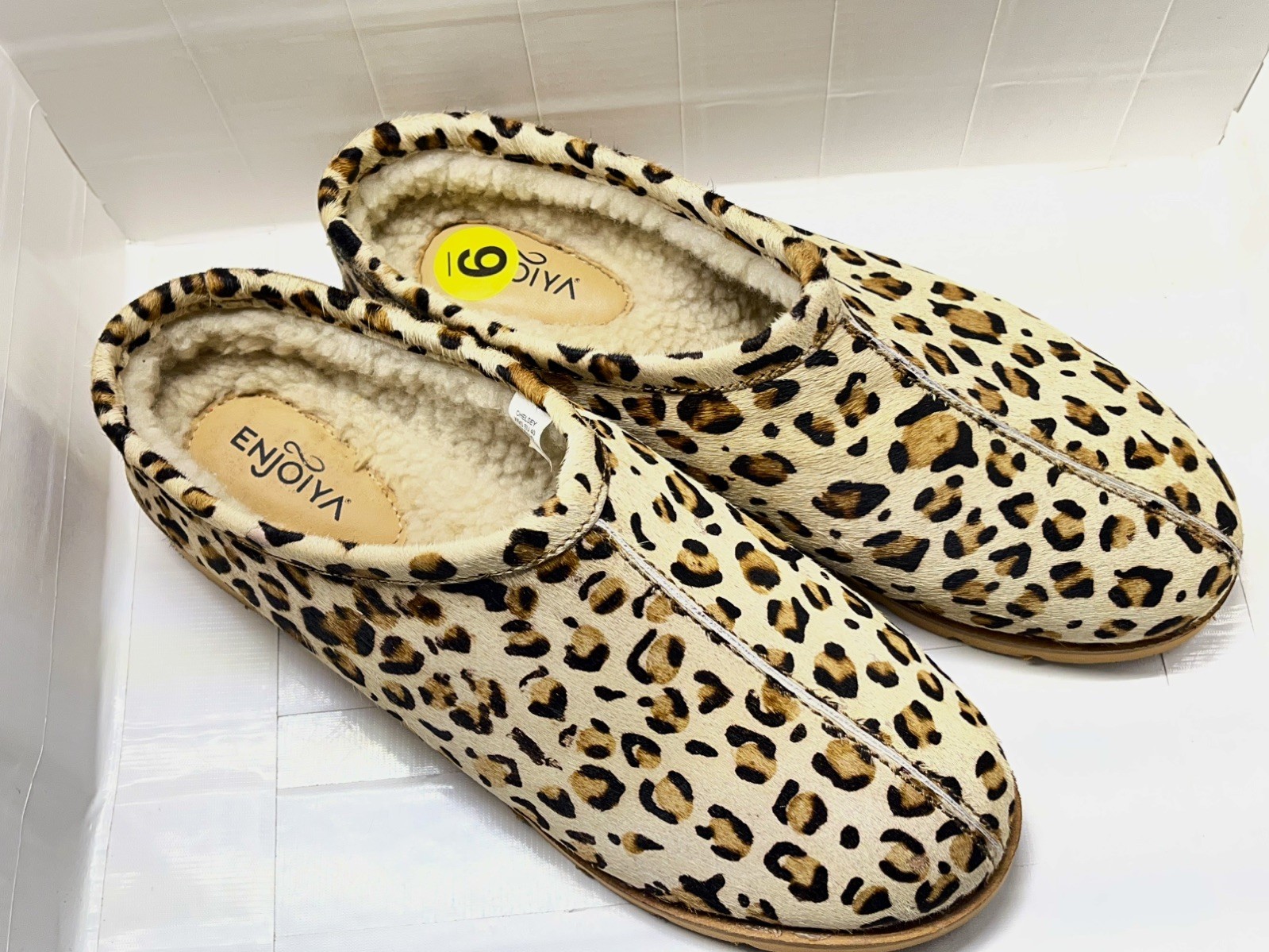 ENJOIYA Chelsey Leopard Print Fleece-lined Round Toe Slide Shoes! Fast Shipping!