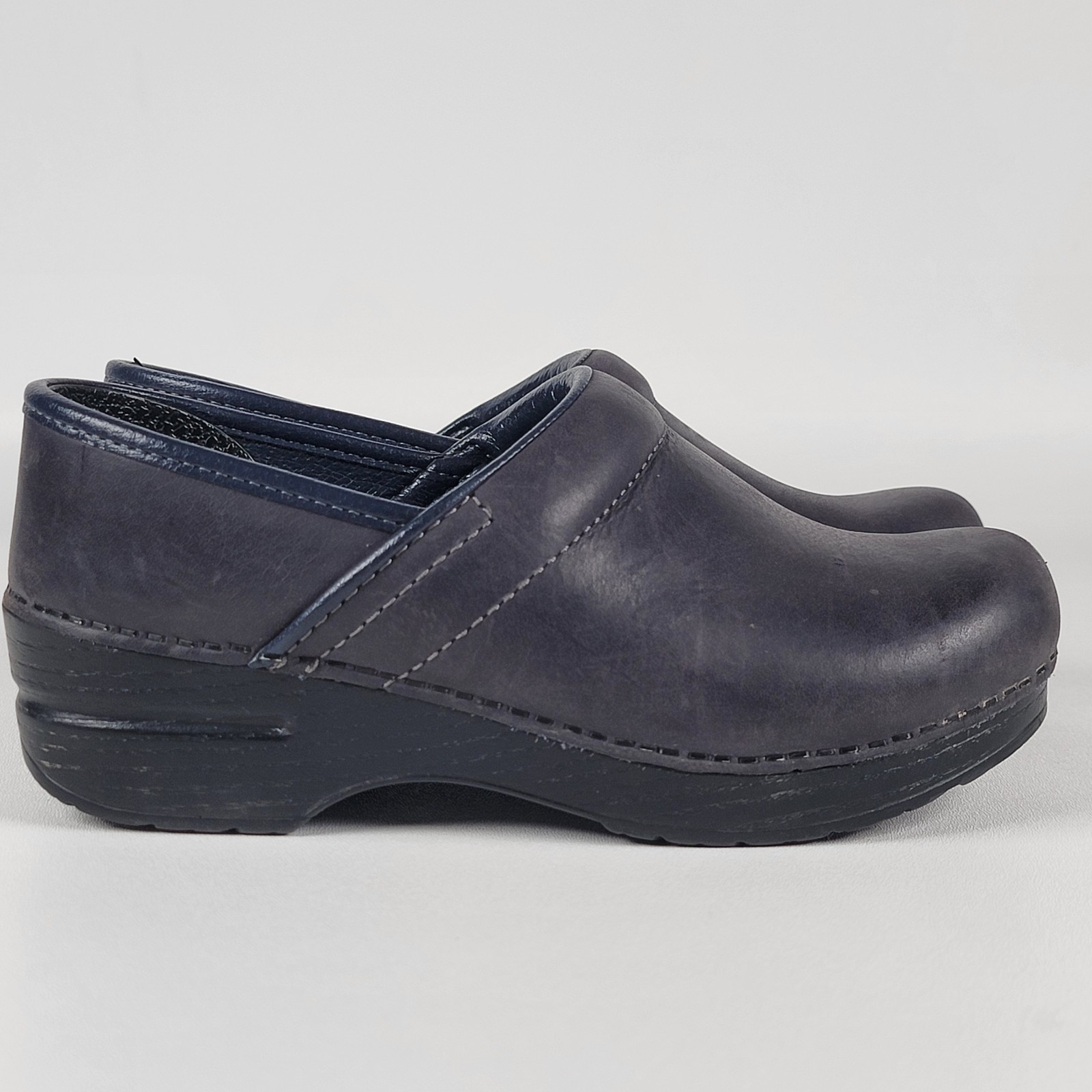 Dansko Professional Women’s 37 Black Stapled Work / Duty Clog Shoe 206750275