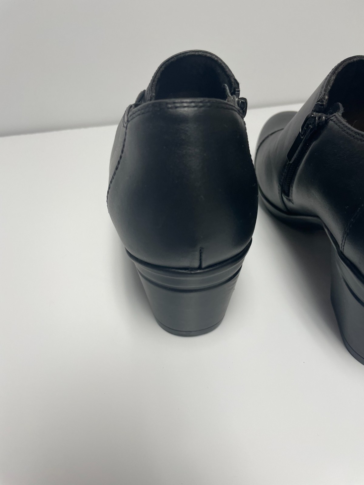 Clarks womens shoesSize 10 U.S.Black