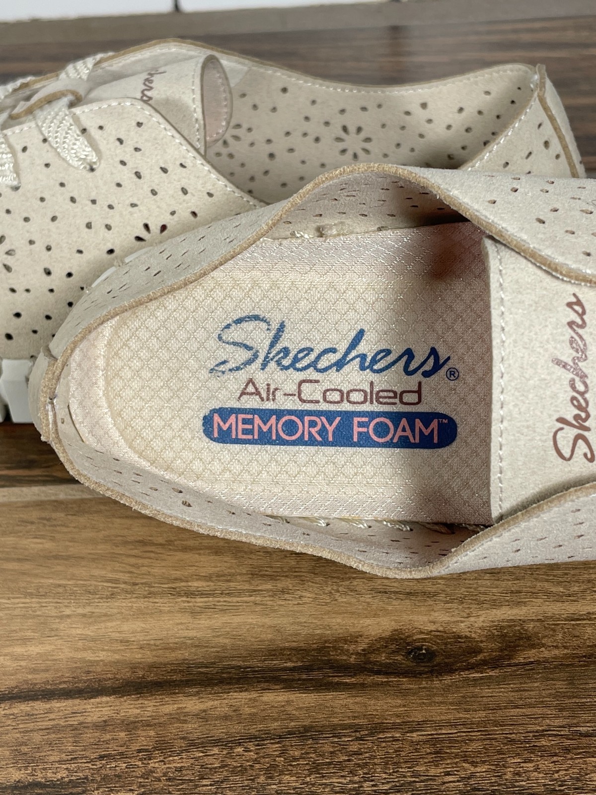 SKECHERS Sepulveda Blvd Floral Maze Shoes Womens Size 8 Natural Casual Sneaker