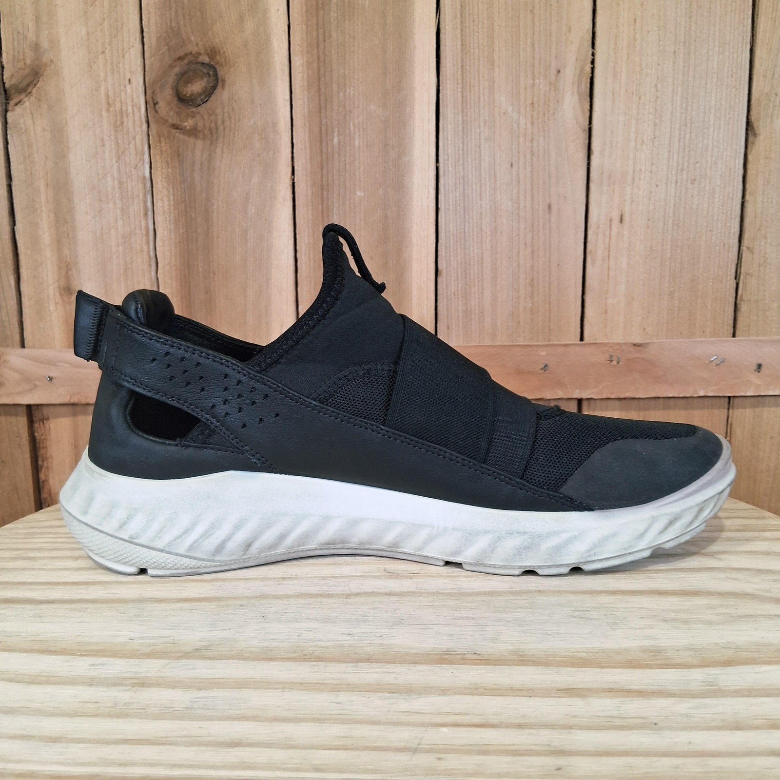 ECCO ST.1 Shoes Womens 8 Black Leather Slip On Strap Comfort Walking Sneakers
