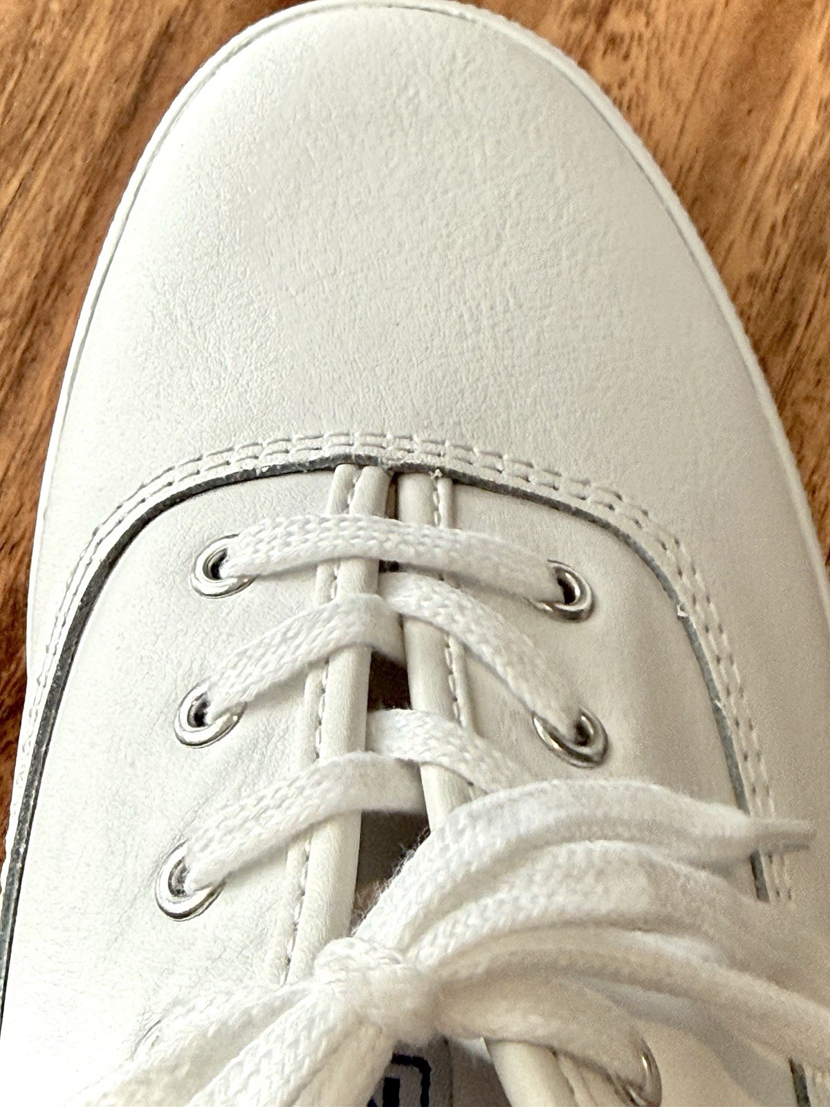 Keds Women’s Champion Original Leather Sneakers, White Leather, 9.5 M (US) NEW