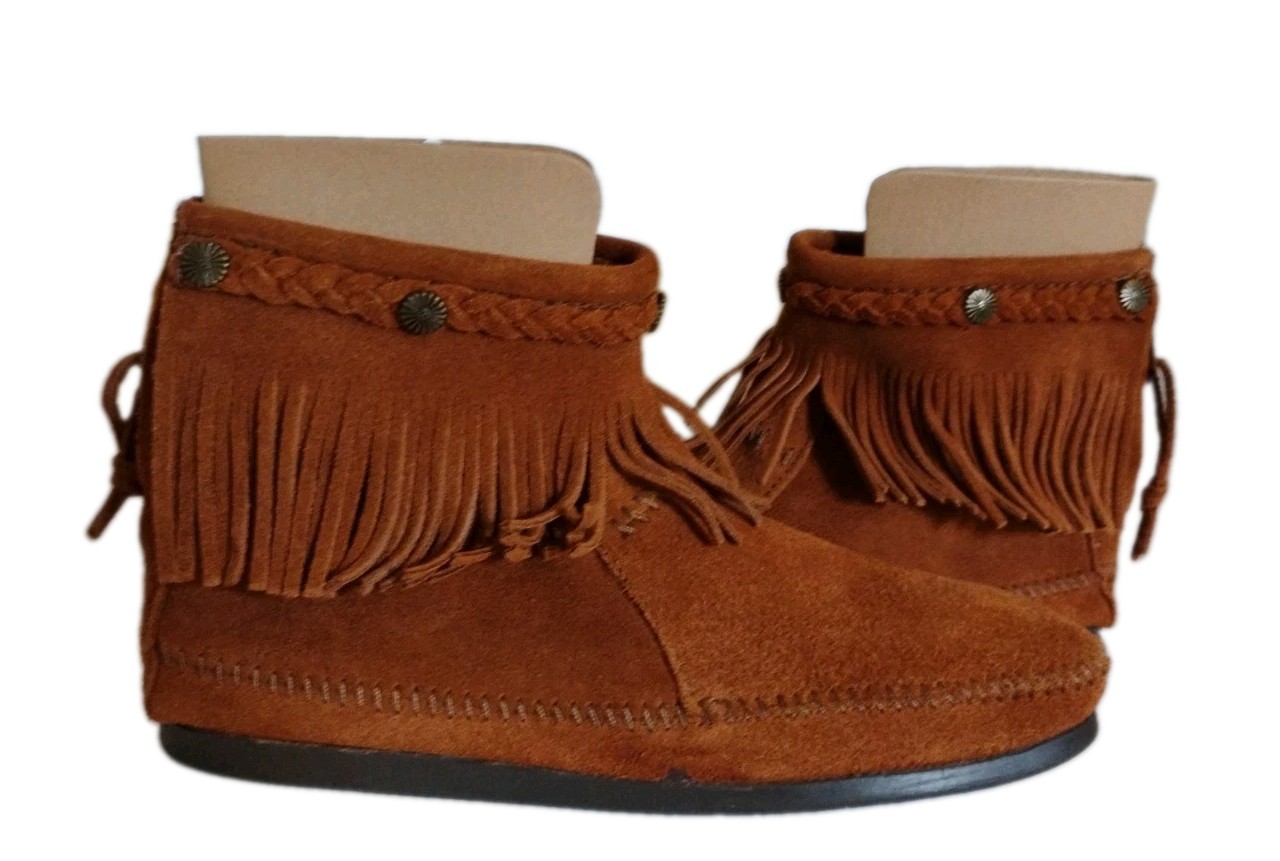 NWOB “Minnetonka” Brown Suede High Top Back Zipper Moccasin Boots US-11