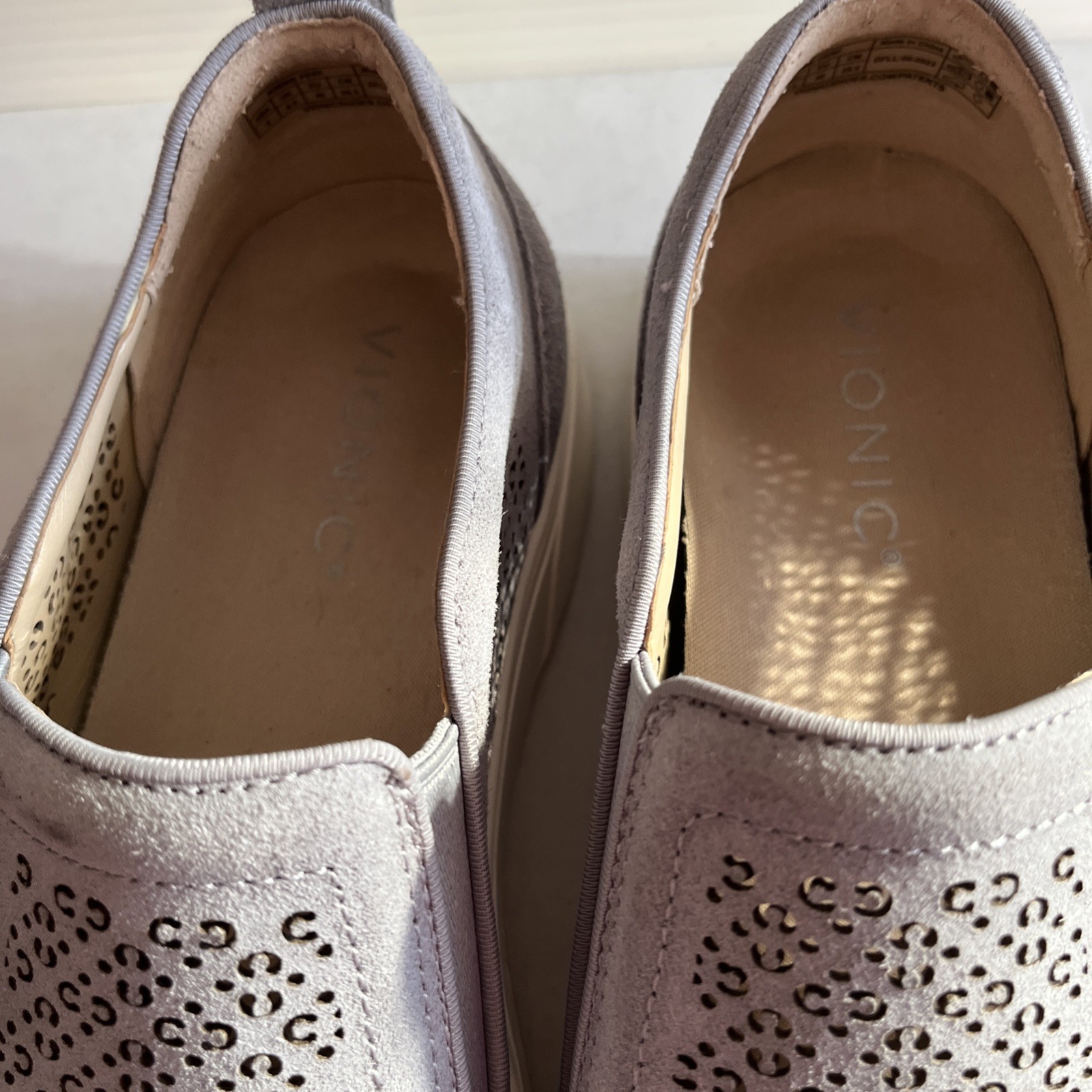 Vionic Kimmie Perf Sneaker Slate Gray Grey Leather Women Size 9