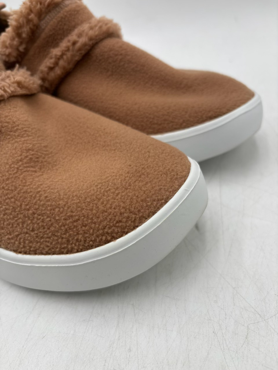 Oofos OOCOOZIE LOW Women’s NEW Low Shoe White/Chestnut Multiple Sizes