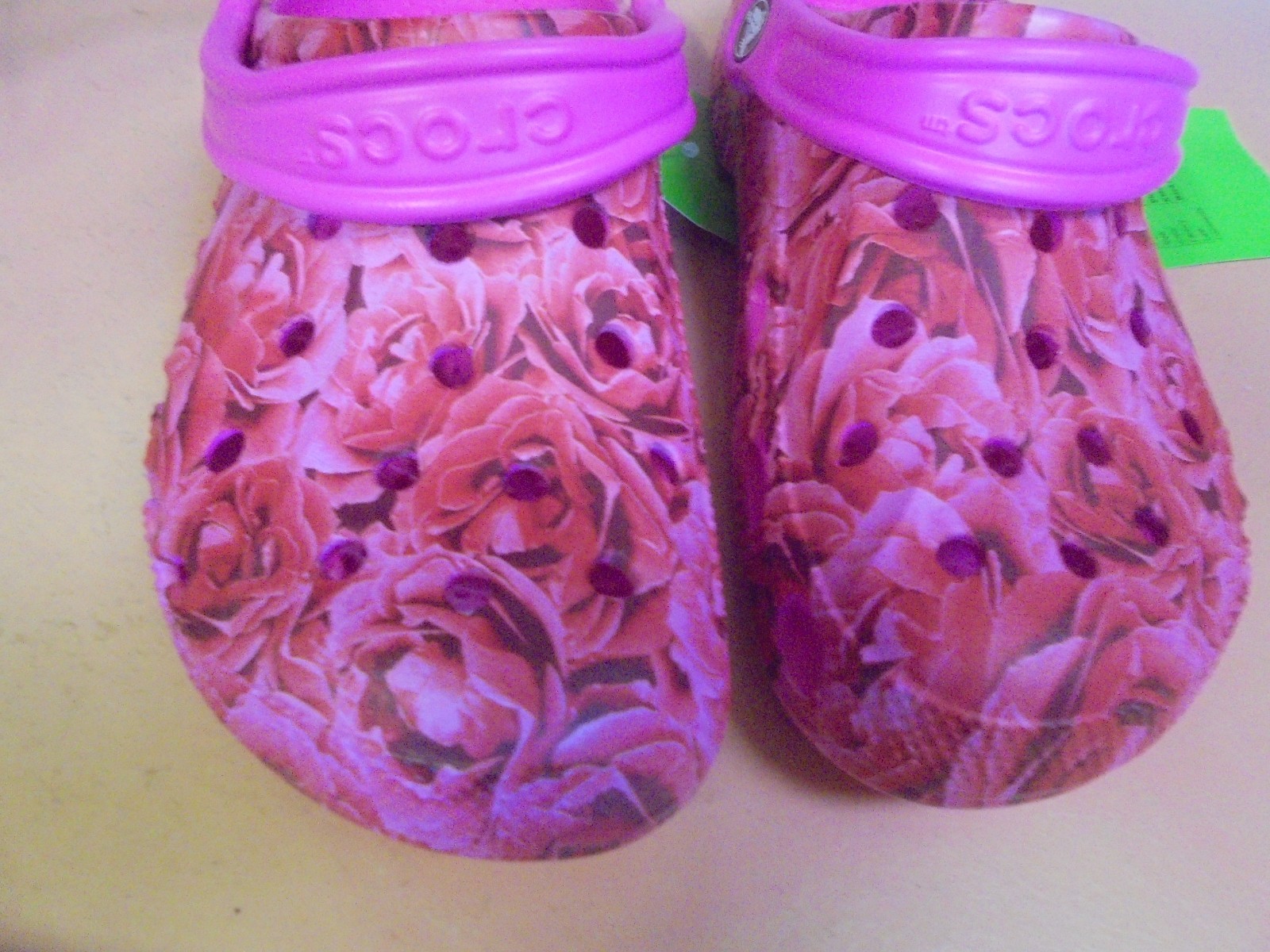 New Crocs Baya Floral Clog Men’s 5 Women’s 7 Electric Pink