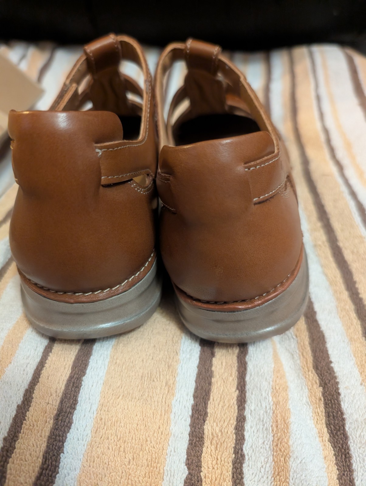 New Clarks Beige Apply Strap Leather Shoes Unstructured 9.5 M
