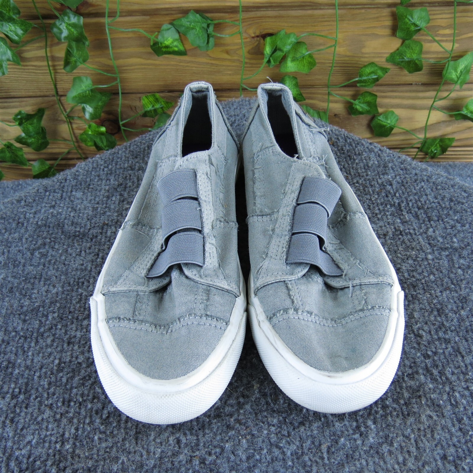 Blowfish Women’s Mandi Sneaker Gray Fabric Sz 7.5 Medium Gently Used 2025