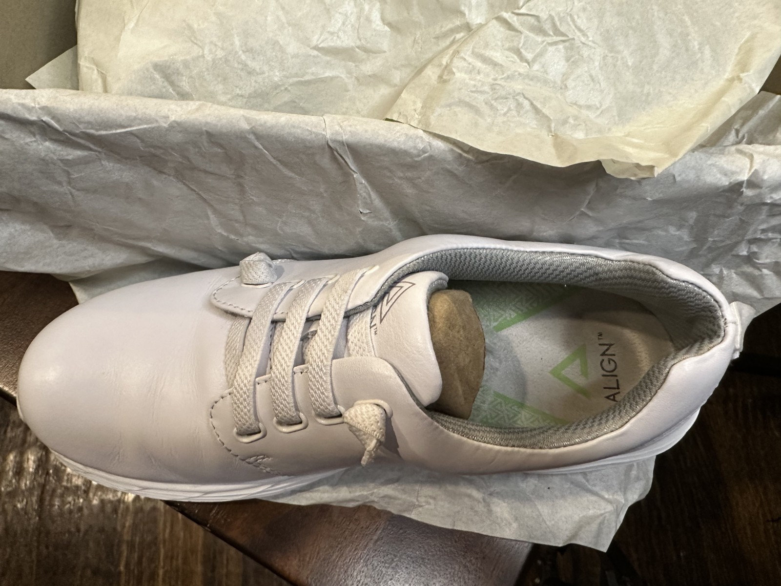 NurseMates Align Velocity White Leather Nursing Shoes Women 7M Slip Resistant