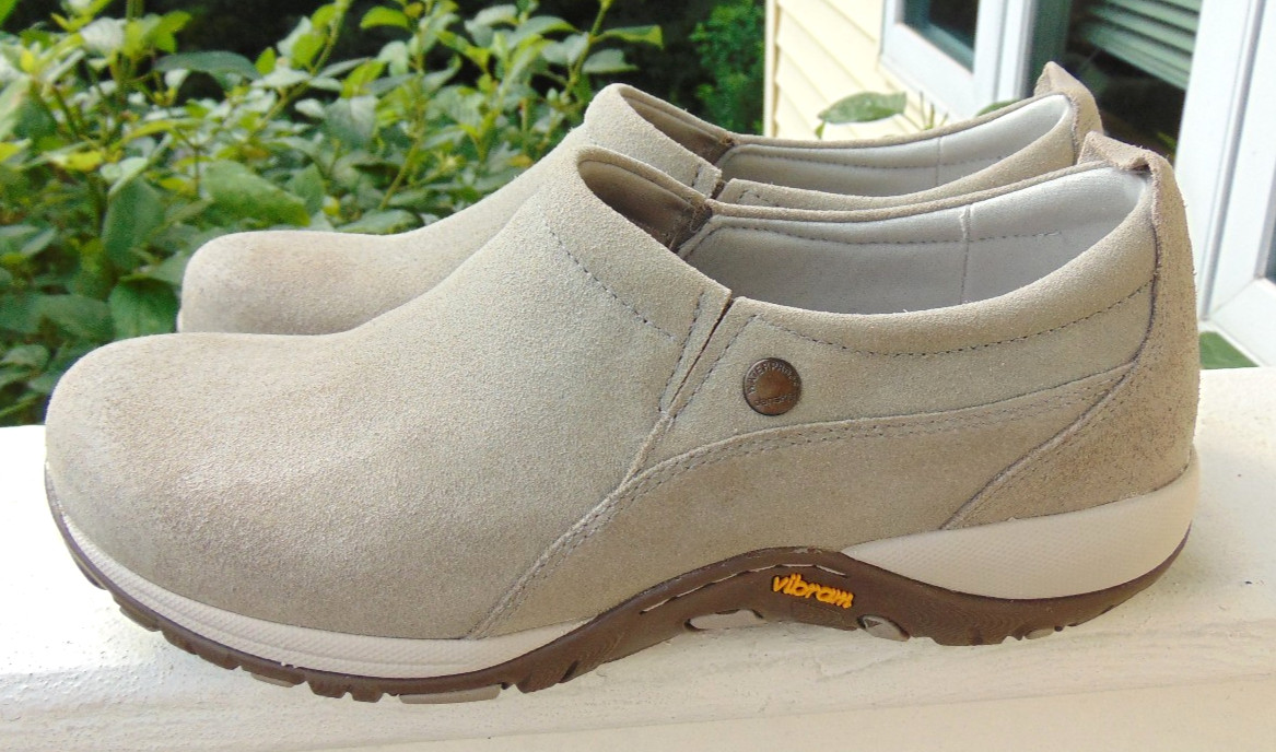dansko womens sandstone gray sued leather clogs,Vibram, slipon Shoe,Mules~9.5-10