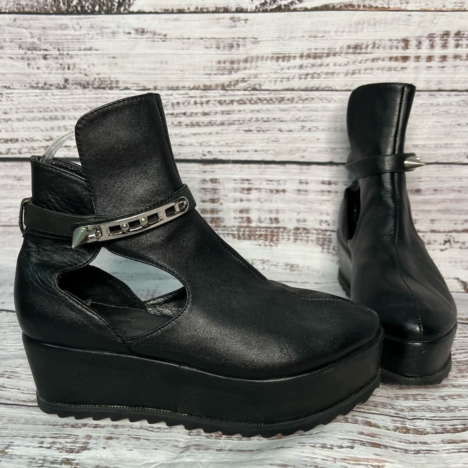 Unif Womens 5 Black Platform Studded Spike Shoes Cut Out 100% Leather Goth Punk