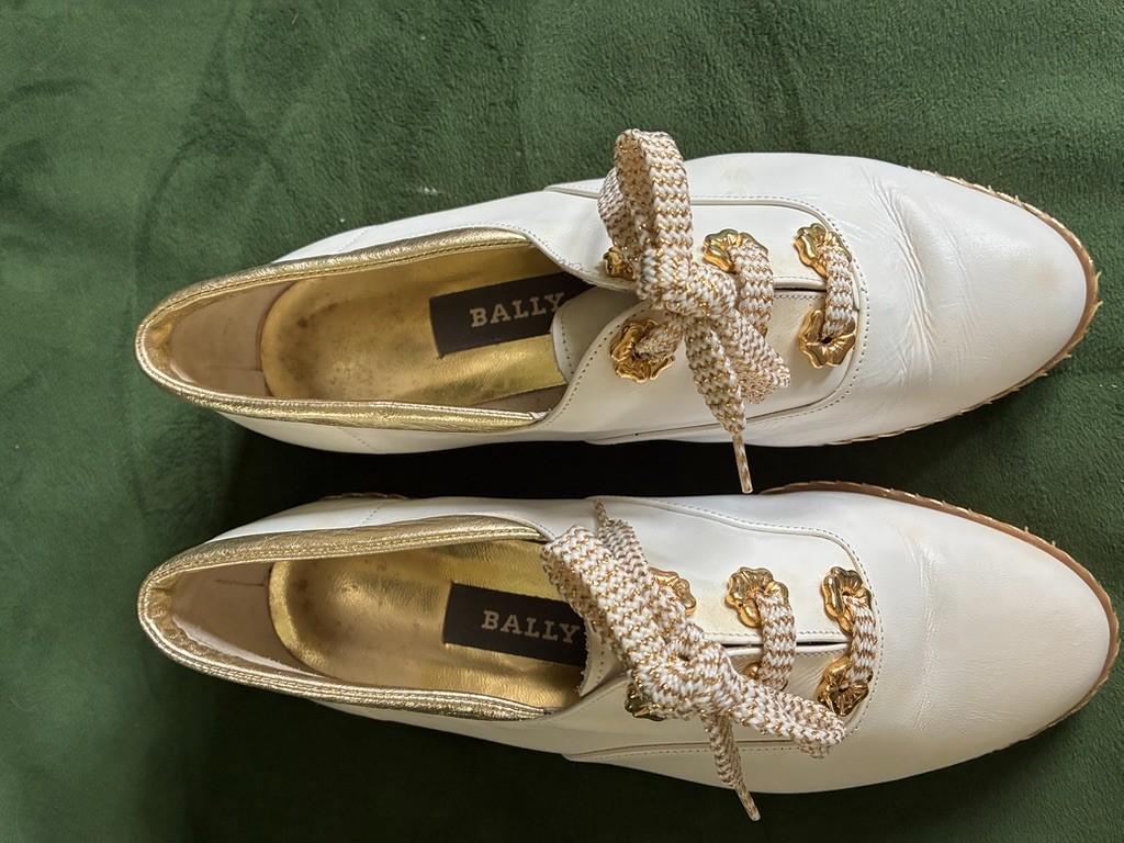 Vintage BALLY JALLUT White LEATHER Gold TRIM Flats Sneakers Size 5 Made in Italy