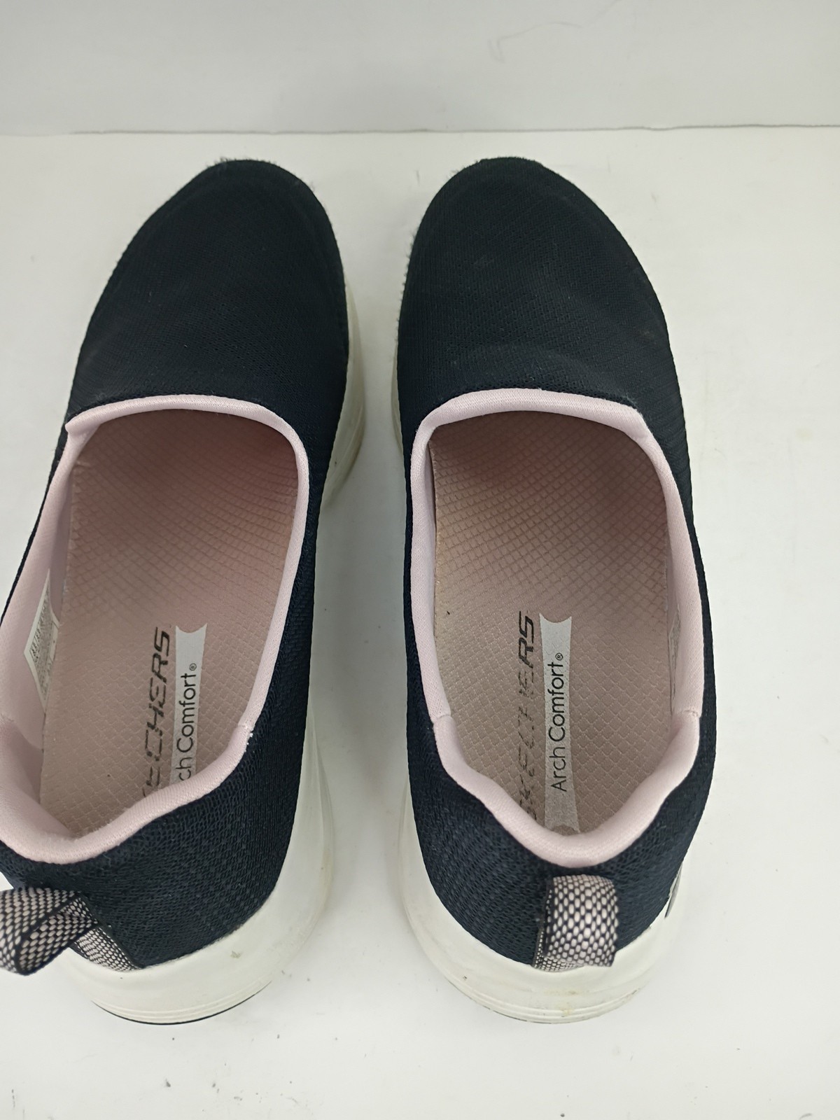 Skechers Arch Comfort Women’s Size 8.5 Slip-On Shoes Black Fabric Pink Liner