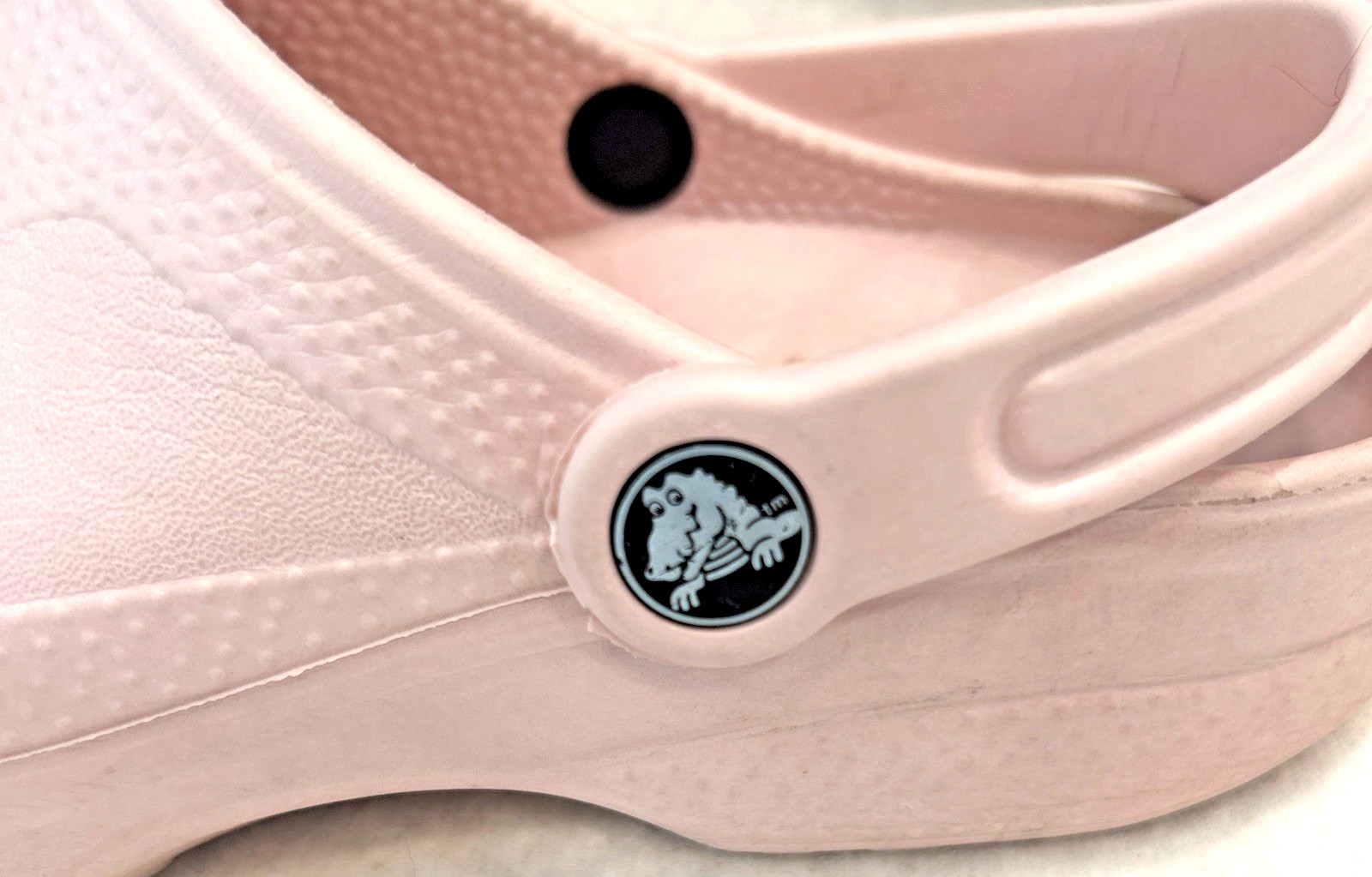 Light Pink Crocs Classic Clogs W 6-7 M 4-5