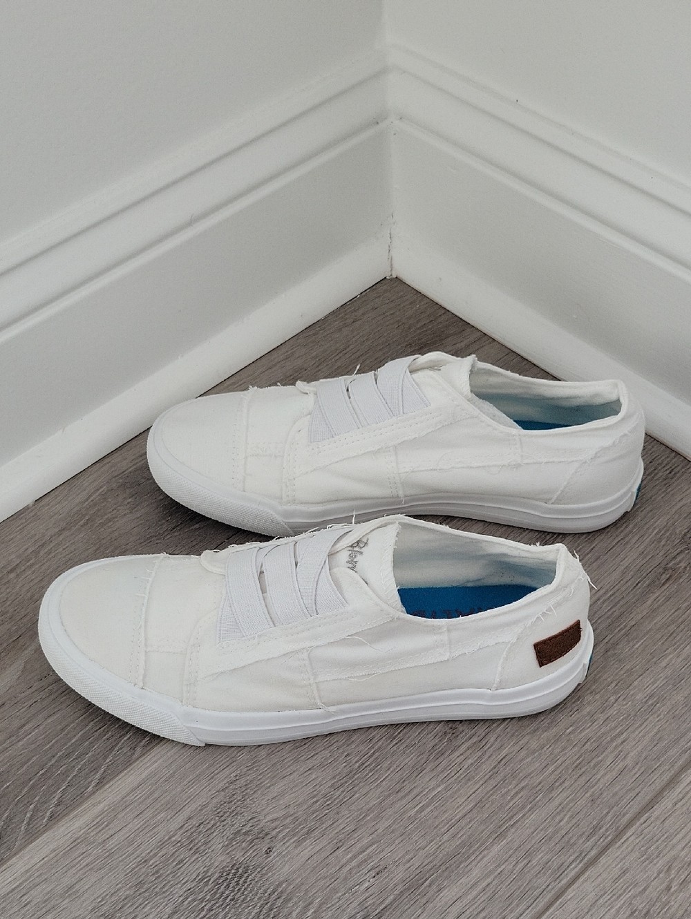 Blowfish Marlo White Slip-On Sneakers Size 8.5M