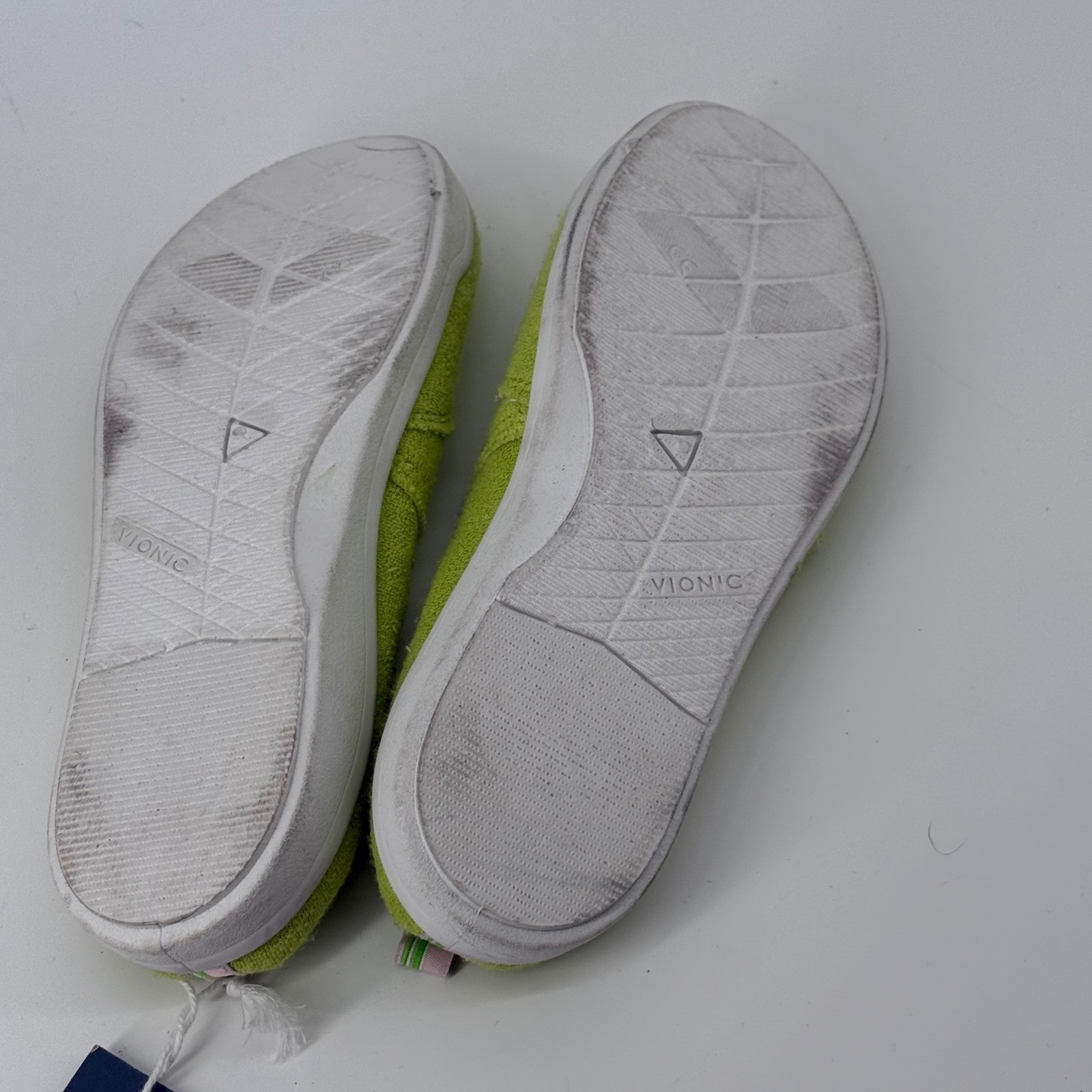 Vionic Beach Malibu Womens 6 Lime Green Terry Cloth Slip On Sneaker Vegan NEW