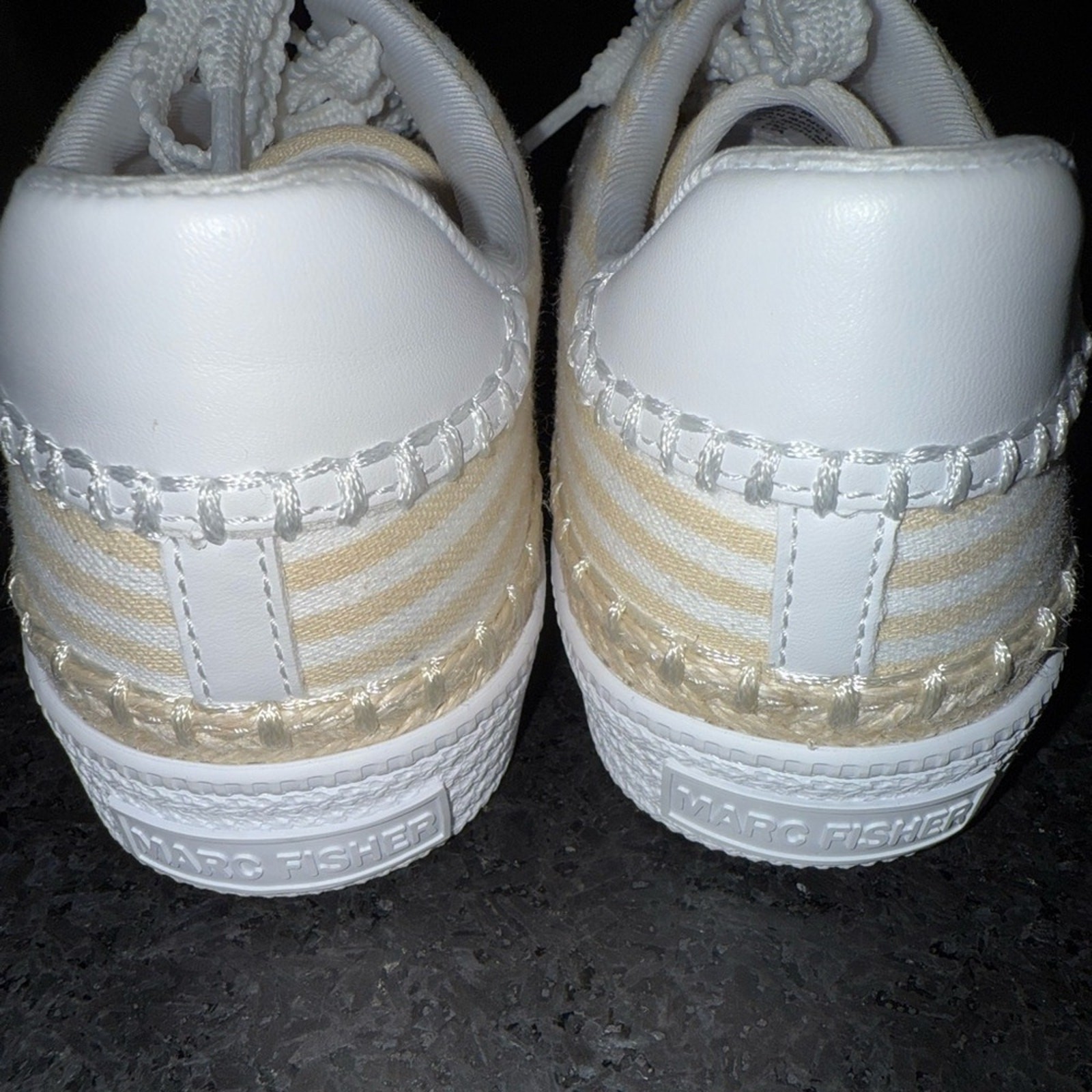 NEW MARC FISHER SPRYNG SNEAKER WHITE BEIGE STRIPES SO CUTE! Sz 7.5