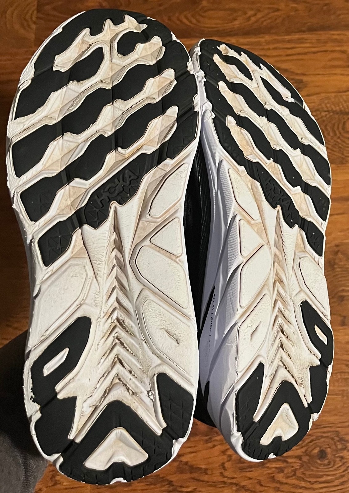 Hoka One One Clifton 8 Black Running Shoes Size 6.5B Women