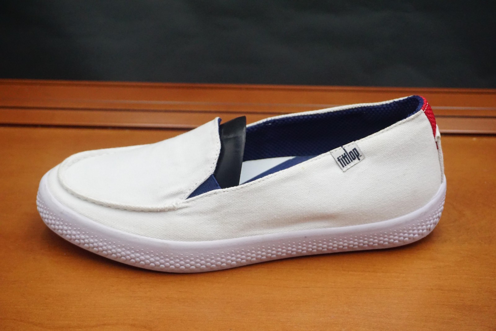 FitFlop Canvas Slip-On Loafers Womens Size 9 US White Canvas Lined Casual Shoes