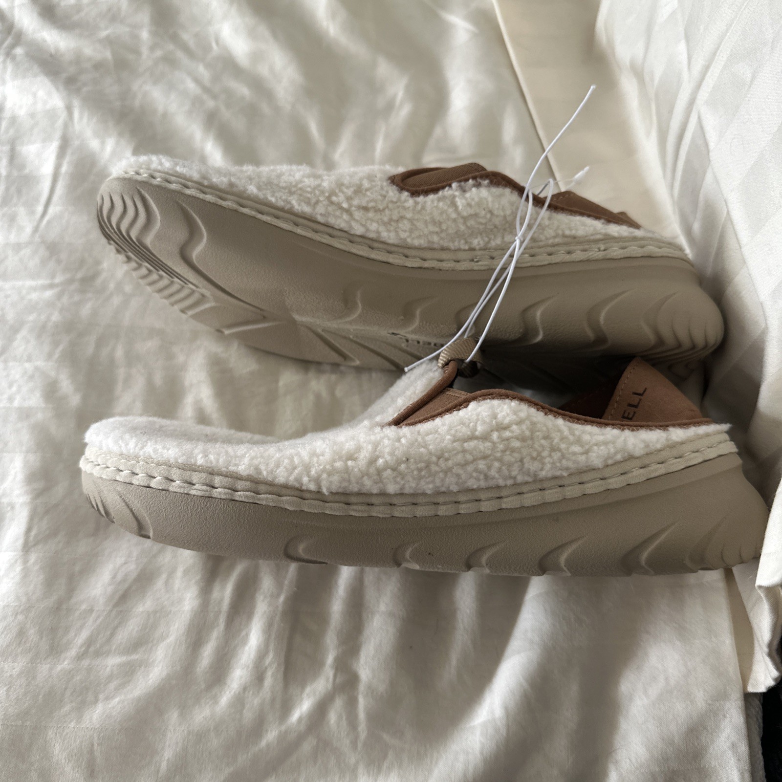 NWT Merrell Hut Moc Cozy Slip On Shoes Smore 8M Ivory And Brown Women’s