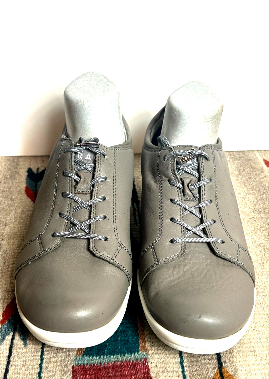 Women’s TRAQ “CILQ” By Alegria Slate Grey Leather Walking Shoe Sz. 41/10.5